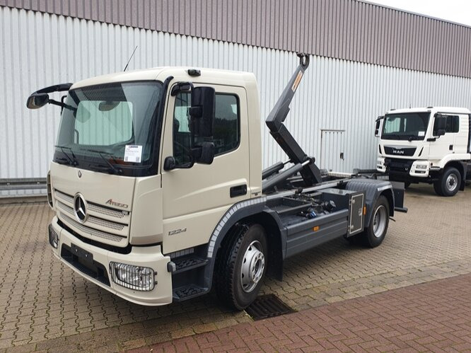 Mercedes-Benz Atego 1224 K 4x2 Atego 1224 K 4x2 - Hook lift: gambar 1 Mercedes-Benz Atego 1224 K 4x2 Atego 1224 K 4x2 - Hook lift: gambar 1