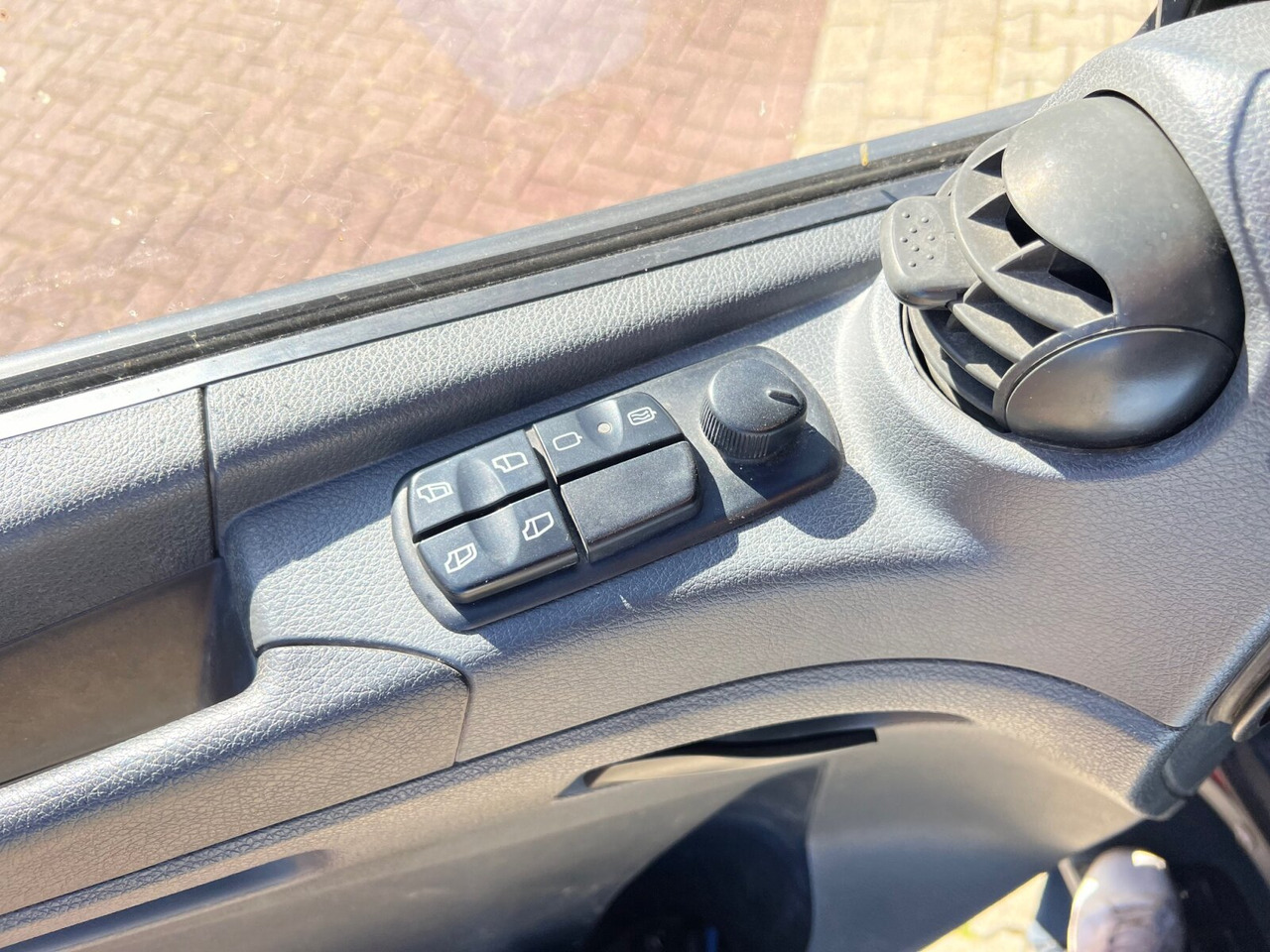 Truk jungkit Mercedes-Benz Atego 1227 K 4x2 Atego 1227 K 4x2, Meiller Kipper: gambar 7 Truk jungkit Mercedes-Benz Atego 1227 K 4x2 Atego 1227 K 4x2, Meiller Kipper: gambar 7