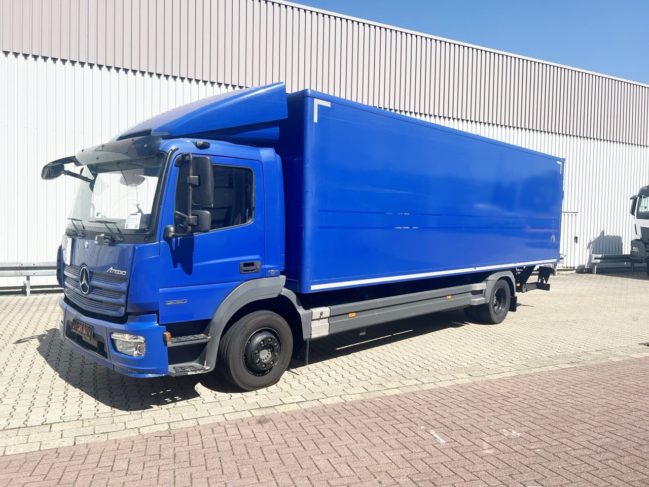 Mercedes-Benz Atego 1230 L 4x2 Atego 1230 L 4x2, LBW, Dautel, 1,5t - Truk box: gambar 1 Mercedes-Benz Atego 1230 L 4x2 Atego 1230 L 4x2, LBW, Dautel, 1,5t - Truk box: gambar 1