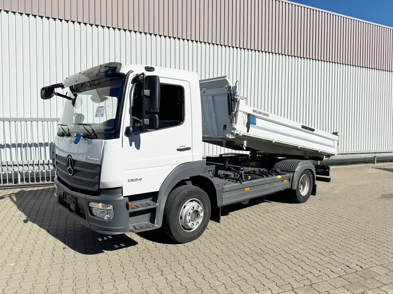 Mercedes-Benz Atego 1324/27 L 4x2 Atego 1324/27 L 4x2, Meiller Kipper, 2x AHK - Truk jungkit: gambar 1 Mercedes-Benz Atego 1324/27 L 4x2 Atego 1324/27 L 4x2, Meiller Kipper, 2x AHK - Truk jungkit: gambar 1
