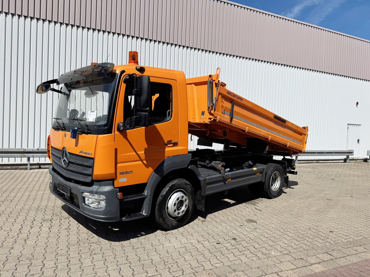 Mercedes-Benz Atego 1530 K 4x2 Atego 1530 K 4x2, Meiller 3-Seiten, 2x AHK - Truk jungkit: gambar 1 Mercedes-Benz Atego 1530 K 4x2 Atego 1530 K 4x2, Meiller 3-Seiten, 2x AHK - Truk jungkit: gambar 1