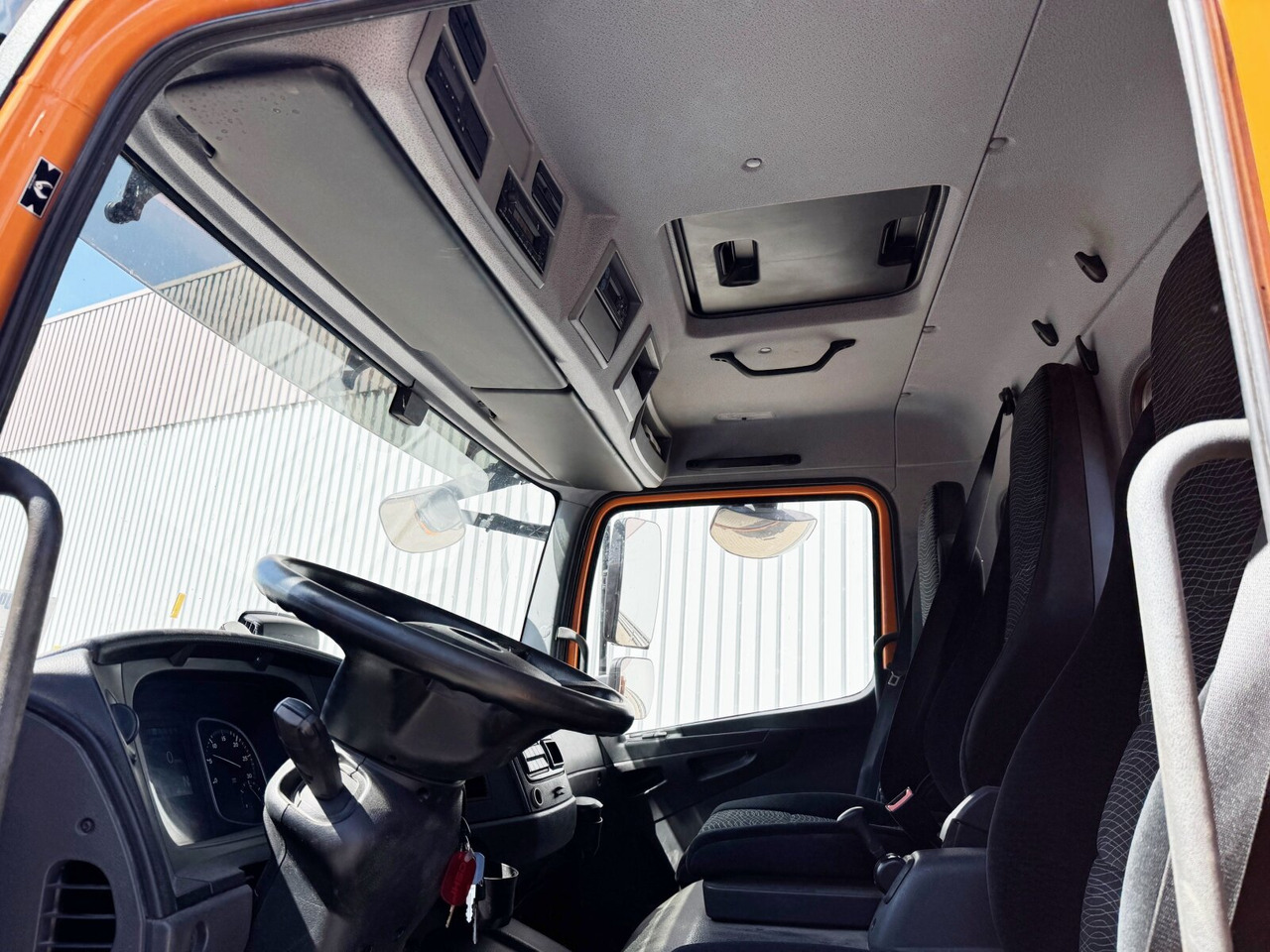 Mercedes-Benz Atego 1530 K 4x2 Atego 1530 K 4x2, Meiller 3-Seiten, 2x AHK - Truk jungkit: gambar 3 Mercedes-Benz Atego 1530 K 4x2 Atego 1530 K 4x2, Meiller 3-Seiten, 2x AHK - Truk jungkit: gambar 3