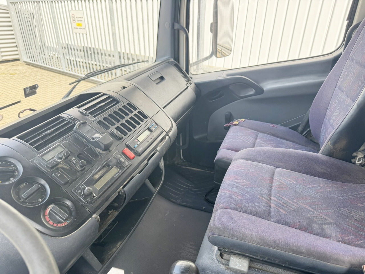 Mercedes-Benz Atego 815 K 4x2 Atego 815 K 4x2, 2 x AHK, Meiller - Truk jungkit: gambar 2 Mercedes-Benz Atego 815 K 4x2 Atego 815 K 4x2, 2 x AHK, Meiller - Truk jungkit: gambar 2