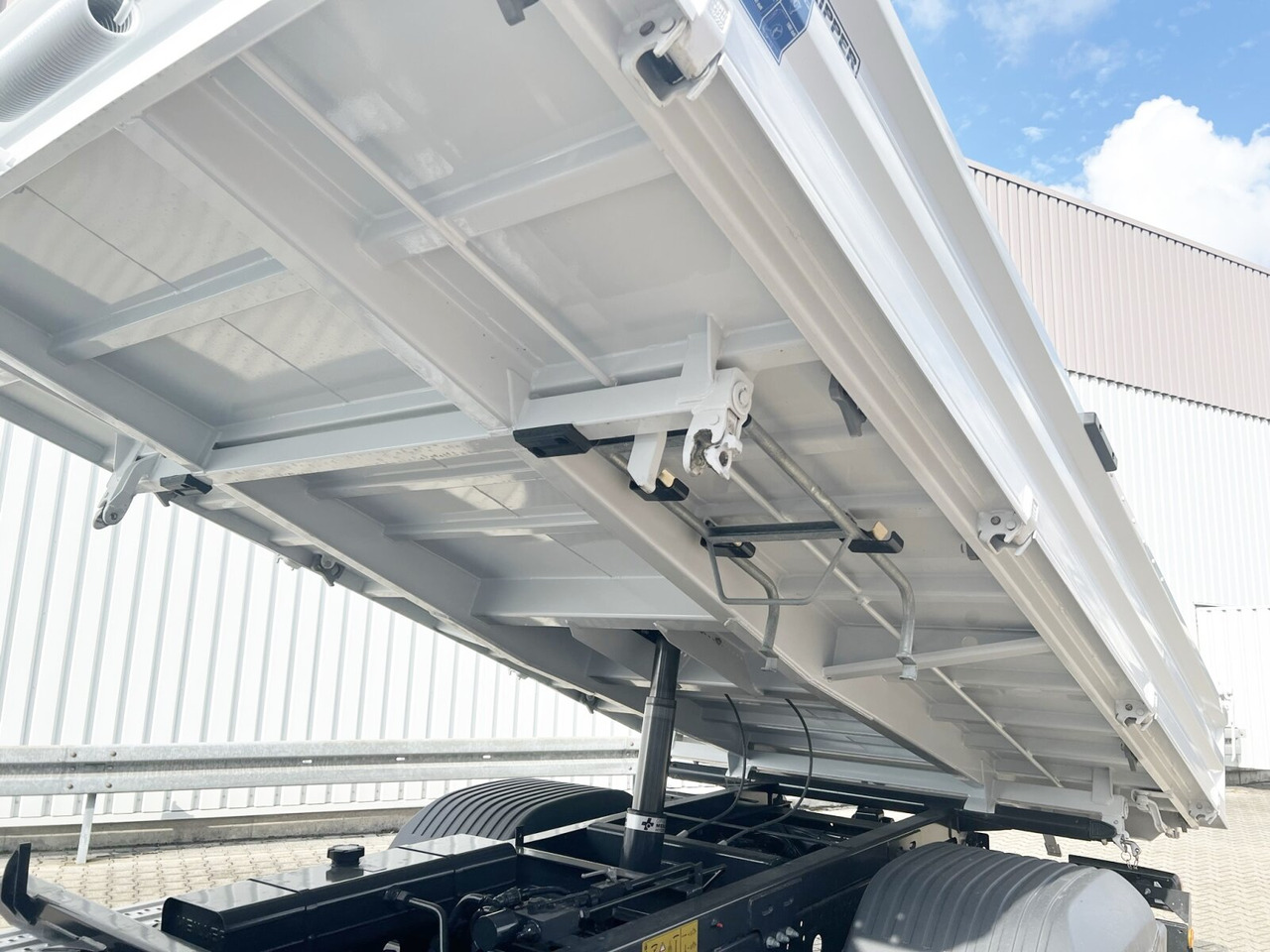 Truk jungkit Mercedes-Benz Atego 818/23 K 4x2 Atego 818/23 K 4x2, 2x AHK, Meiller-Kipper, mehrfach Vorhanden!: gambar 9