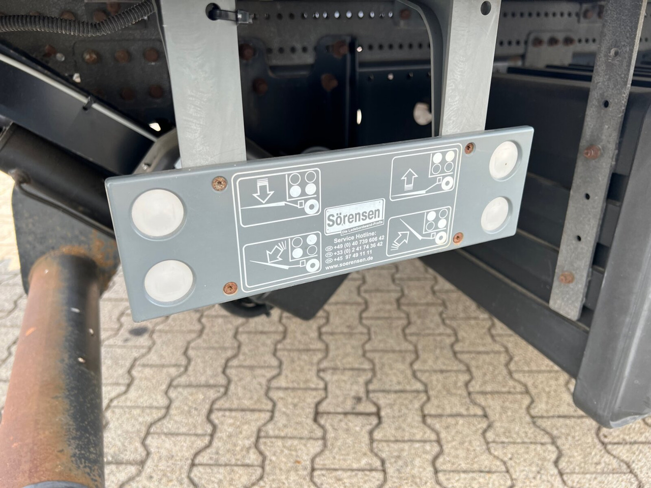 Mercedes-Benz Atego 818/23 L 4x2 Atego 818/23 L 4x2 mit Sörensen LBW - Truk dengan terpal samping: gambar 2 Mercedes-Benz Atego 818/23 L 4x2 Atego 818/23 L 4x2 mit Sörensen LBW - Truk dengan terpal samping: gambar 2