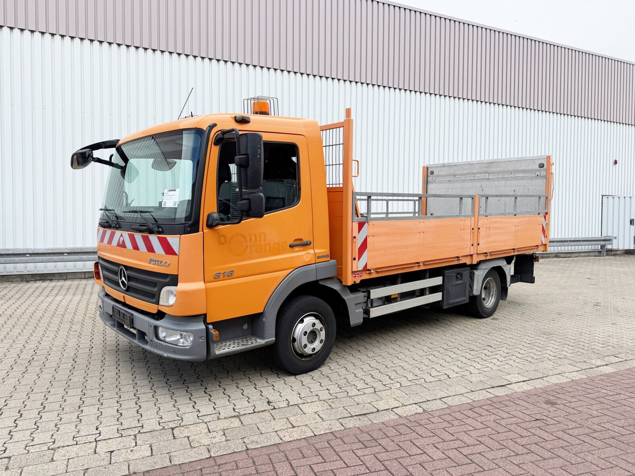 Mercedes-Benz Atego 818 4x2 Atego 818 4x2 mit LBW BÄR - Truk flatbed: gambar 1 Mercedes-Benz Atego 818 4x2 Atego 818 4x2 mit LBW BÄR - Truk flatbed: gambar 1
