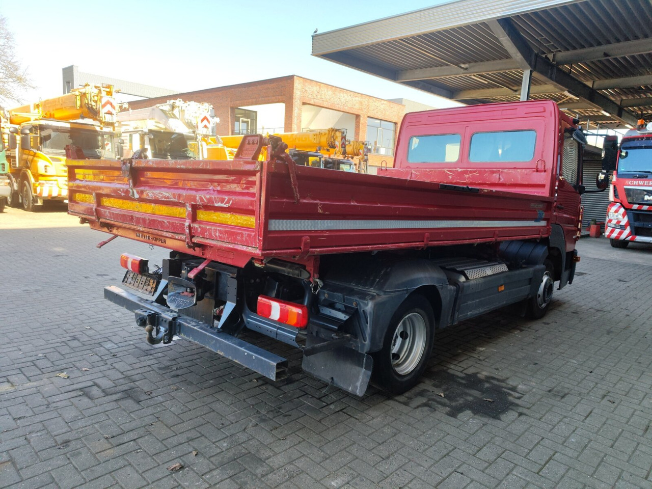 Mercedes-Benz Atego 818 K 4x2 Atego 818 K 4x2, Meiller-Kipper, 2 x AHK - Truk jungkit: gambar 5 Mercedes-Benz Atego 818 K 4x2 Atego 818 K 4x2, Meiller-Kipper, 2 x AHK - Truk jungkit: gambar 5