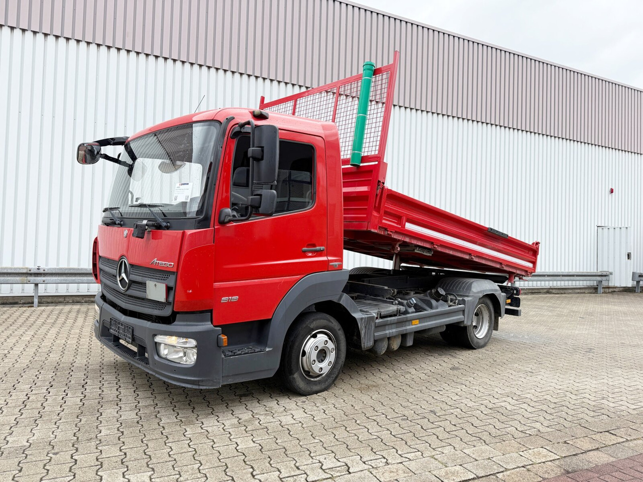 Mercedes-Benz Atego 818 LK 4x2 Atego 818 LK 4x2, 2x AHK - Truk jungkit: gambar 1 Mercedes-Benz Atego 818 LK 4x2 Atego 818 LK 4x2, 2x AHK - Truk jungkit: gambar 1