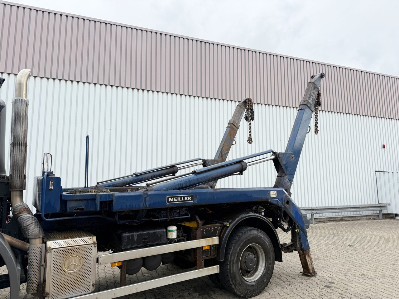Mercedes-Benz Axor 1824 AK 4x4 Axor 1824 AK 4x4, Tele-Absetzer, Winterdienstausstattung - Truk skip loader: gambar 2 Mercedes-Benz Axor 1824 AK 4x4 Axor 1824 AK 4x4, Tele-Absetzer, Winterdienstausstattung - Truk skip loader: gambar 2