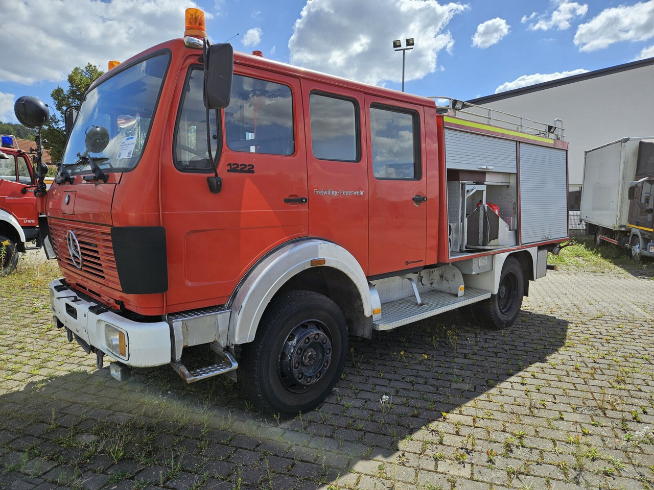 Mercedes-Benz SK 1222 AF 4x4 Doka SK 1222 AF 4x4 Doka, TLF16/25 - Ambulans: gambar 1 Mercedes-Benz SK 1222 AF 4x4 Doka SK 1222 AF 4x4 Doka, TLF16/25 - Ambulans: gambar 1