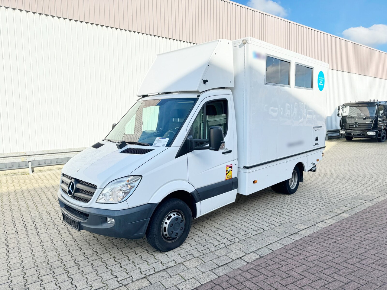 Mercedes-Benz Sprinter 516 CDI 4x2 Sprinter 516 CDI 4x2, Übertragungsfahrzeug - Truk box: gambar 1 Mercedes-Benz Sprinter 516 CDI 4x2 Sprinter 516 CDI 4x2, Übertragungsfahrzeug - Truk box: gambar 1