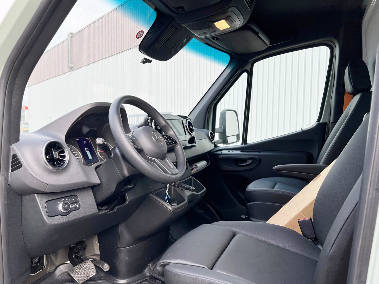 Mercedes-Benz Sprinter 516 FG 4x2 Sprinter 516 FG 4x2, MBUX, Autotransporter Comear - Van panel: gambar 5 Mercedes-Benz Sprinter 516 FG 4x2 Sprinter 516 FG 4x2, MBUX, Autotransporter Comear - Van panel: gambar 5