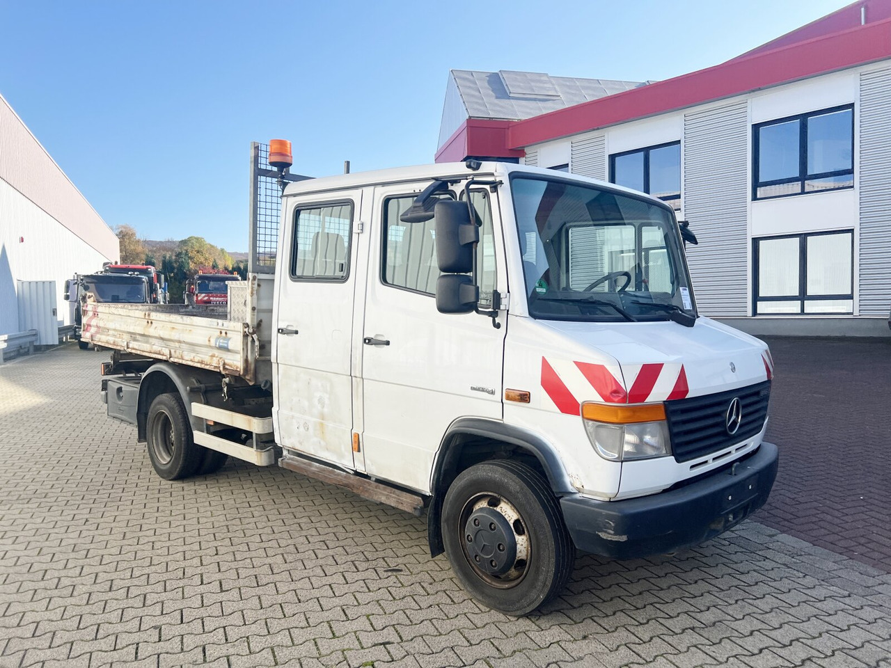 Mercedes-Benz Vario 816 D 4x2 Doka Vario 816 D 4x2 Doka, 2x AHK, Meiller Kipper - Truk jungkit: gambar 2 Mercedes-Benz Vario 816 D 4x2 Doka Vario 816 D 4x2 Doka, 2x AHK, Meiller Kipper - Truk jungkit: gambar 2