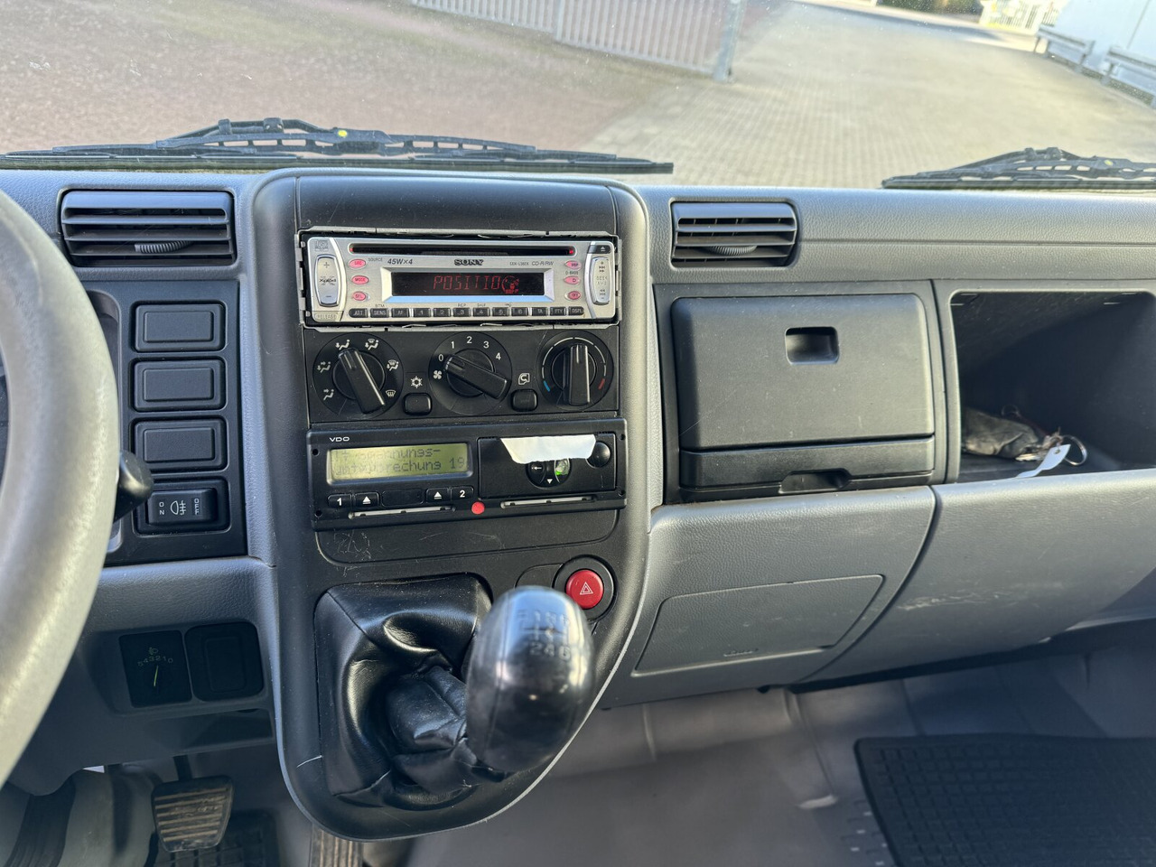 Mitsubishi Canter Fuso 6C15D 4x2 Doka Canter Fuso 6C15D 4x2 Doka, City-Abroller - Hook lift: gambar 3 Mitsubishi Canter Fuso 6C15D 4x2 Doka Canter Fuso 6C15D 4x2 Doka, City-Abroller - Hook lift: gambar 3