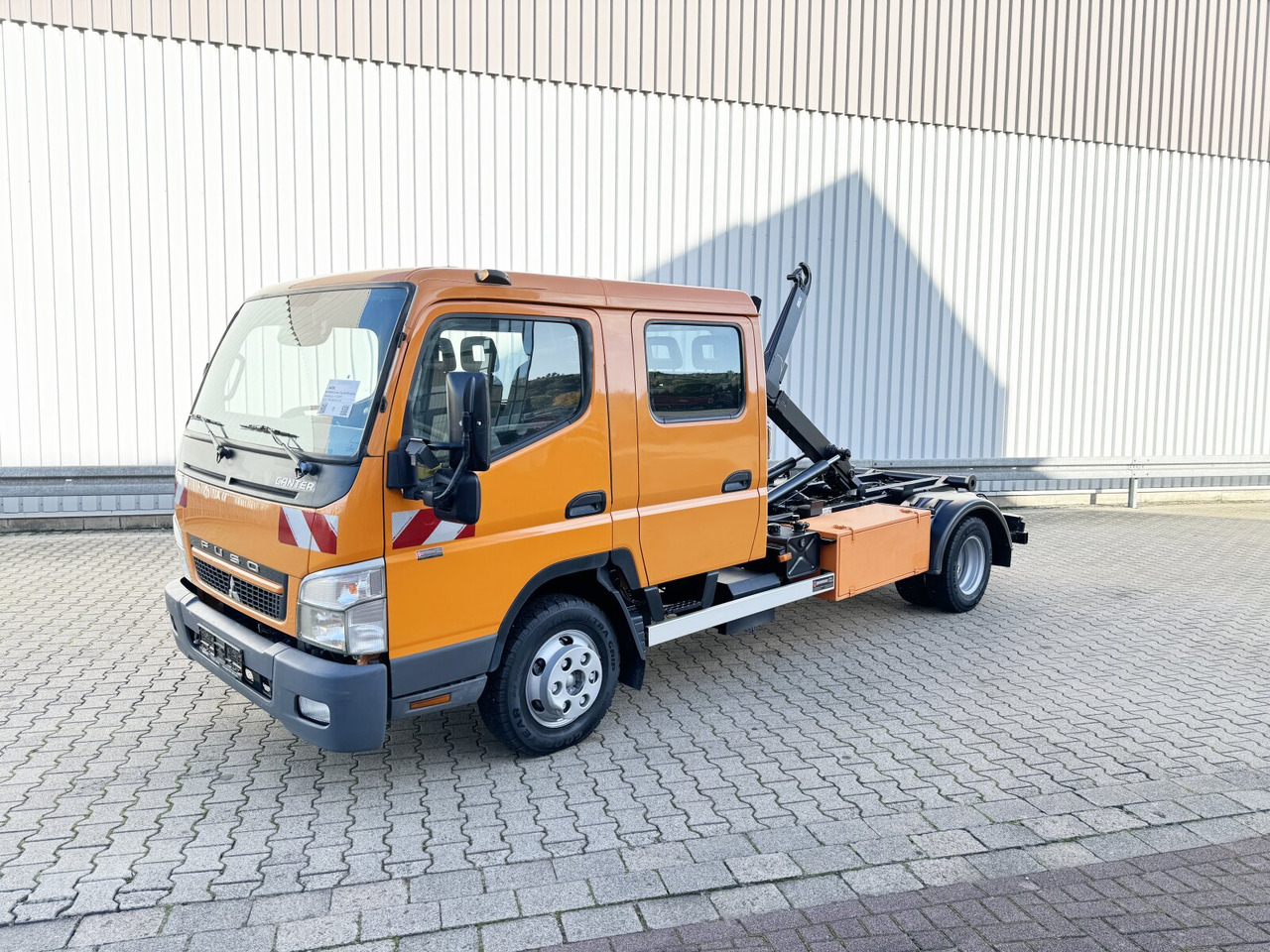 Mitsubishi Canter Fuso 6C15D 4x2 Doka Canter Fuso 6C15D 4x2 Doka, City-Abroller - Hook lift: gambar 1 Mitsubishi Canter Fuso 6C15D 4x2 Doka Canter Fuso 6C15D 4x2 Doka, City-Abroller - Hook lift: gambar 1