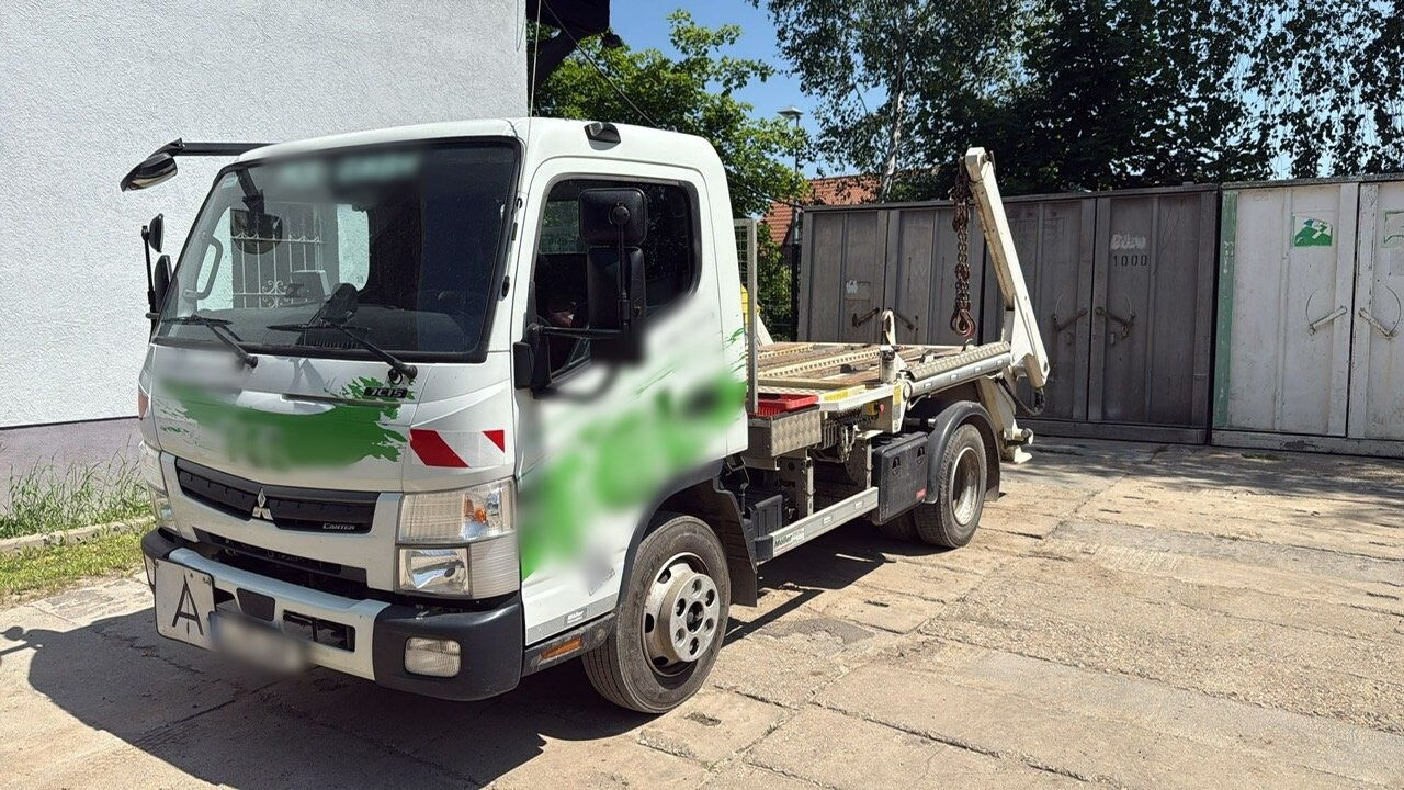 Mitsubishi Canter Fuso 7C15 4x2 Canter Fuso 7C15 4x2, Tele-Absetzer, Vereiterbar bis 10m³ - Truk skip loader: gambar 1 Mitsubishi Canter Fuso 7C15 4x2 Canter Fuso 7C15 4x2, Tele-Absetzer, Vereiterbar bis 10m³ - Truk skip loader: gambar 1