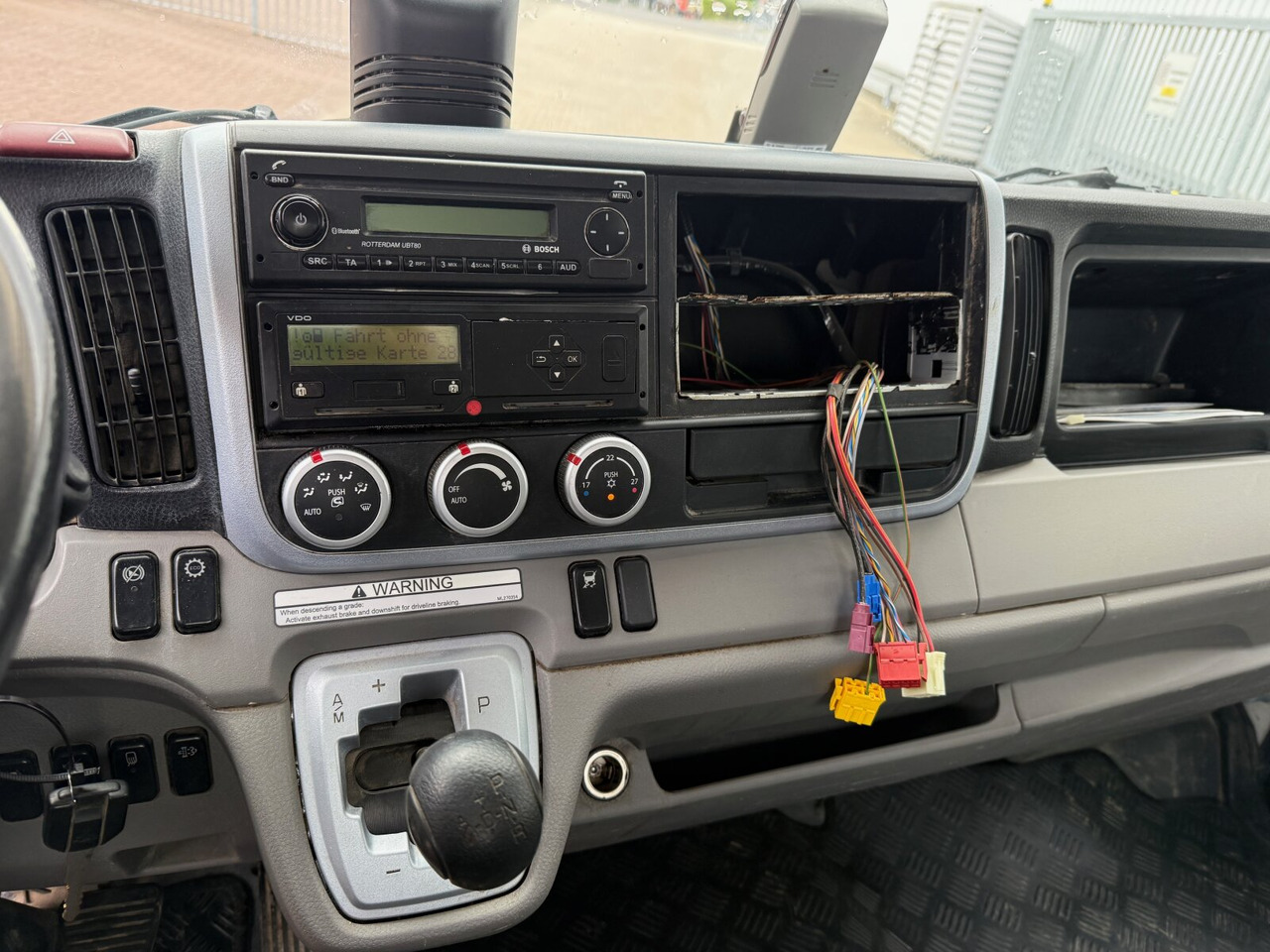 Mitsubishi Canter Fuso 9C18 4x2 Canter Fuso 9C18 4x2, Marrel City Abrollanlage - Hook lift: gambar 4 Mitsubishi Canter Fuso 9C18 4x2 Canter Fuso 9C18 4x2, Marrel City Abrollanlage - Hook lift: gambar 4