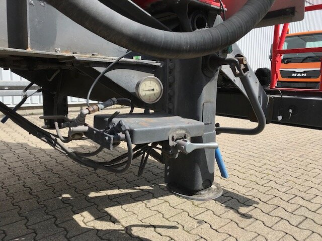 SSK 60/10-24 ADR Kässbohrer SSK 60/10-24 ADR, 60 cbm, - Semi trailer silo: gambar 4 SSK 60/10-24 ADR Kässbohrer SSK 60/10-24 ADR, 60 cbm, - Semi trailer silo: gambar 4
