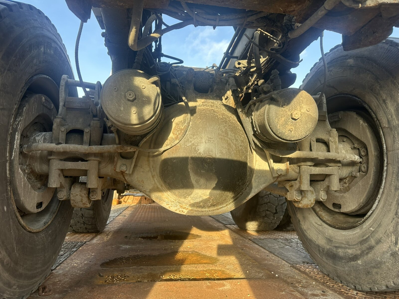 Scania 124C 400 6x6 124C 400 6x6 - Truk sasis: gambar 5 Scania 124C 400 6x6 124C 400 6x6 - Truk sasis: gambar 5