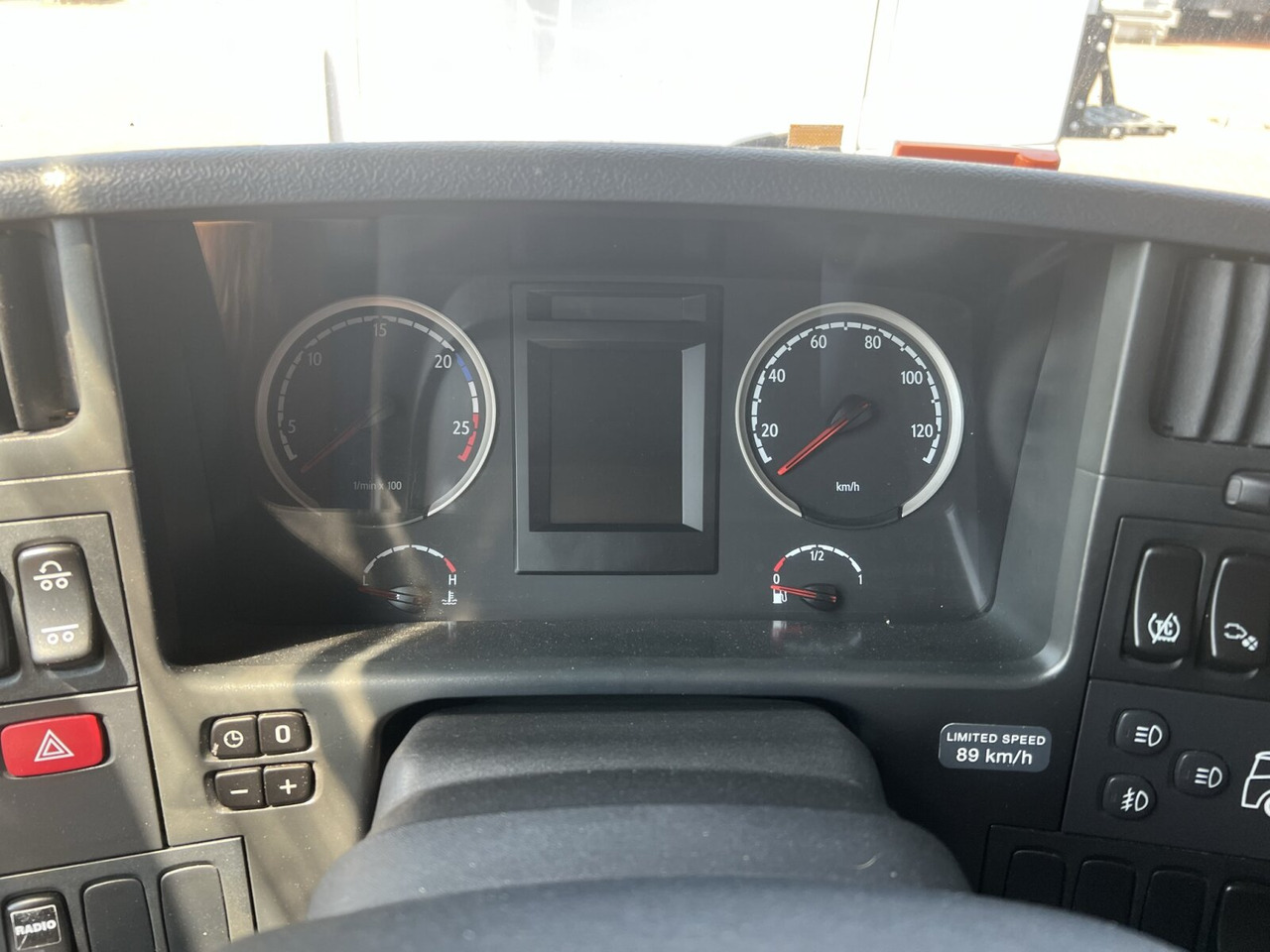 Scania G420 6x2, ERSATZTEILSPENDER! G420 6x2, Liftachse, Hiab LBW, Motor defekt! - Truk box: gambar 5 Scania G420 6x2, ERSATZTEILSPENDER! G420 6x2, Liftachse, Hiab LBW, Motor defekt! - Truk box: gambar 5