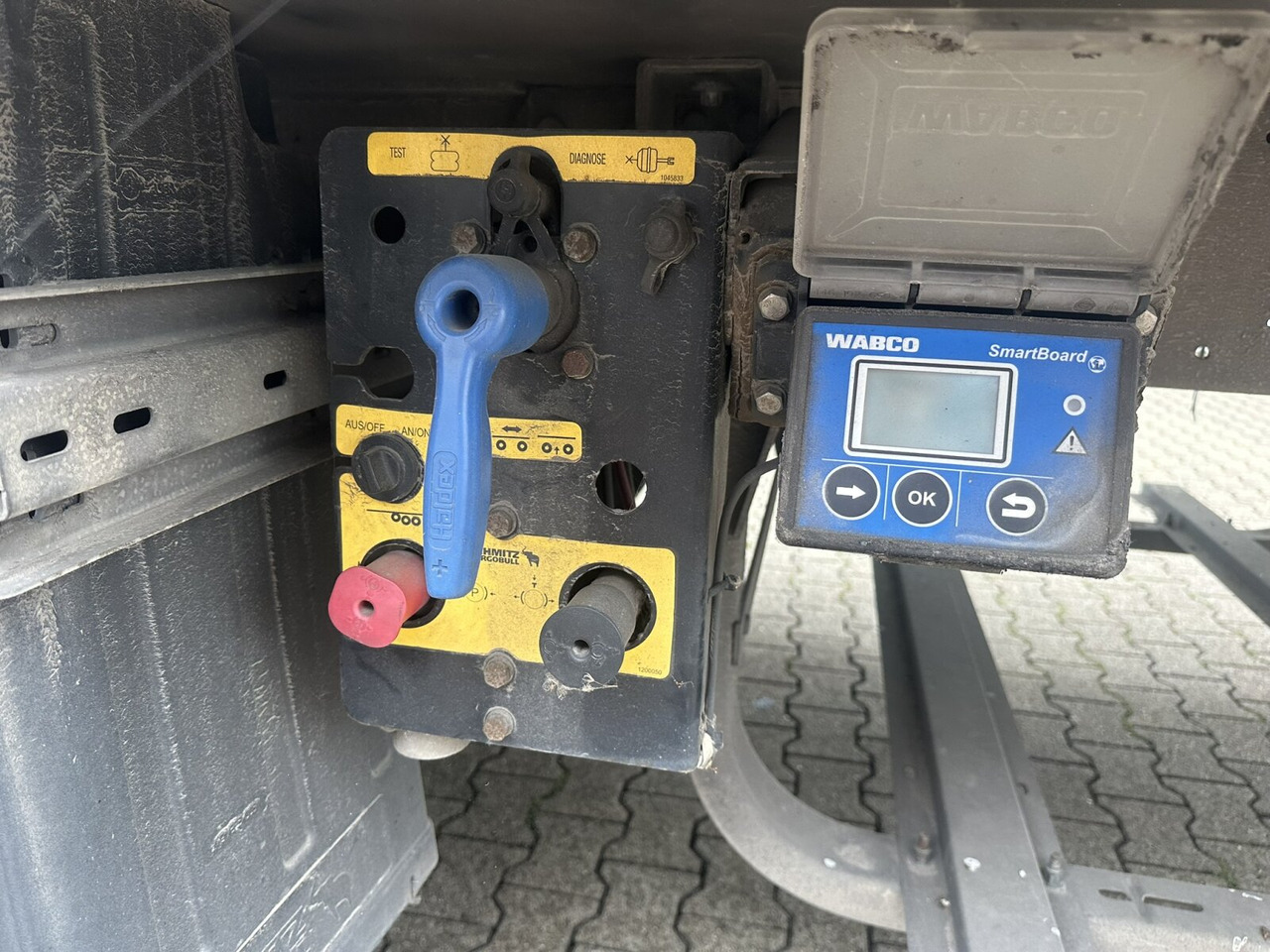 Schmitz Cargobull SKO 24/L-13.4 FP 25 SKO 24/L-13.4 FP 25 - Semi-trailer berpendingin: gambar 4 Schmitz Cargobull SKO 24/L-13.4 FP 25 SKO 24/L-13.4 FP 25 - Semi-trailer berpendingin: gambar 4