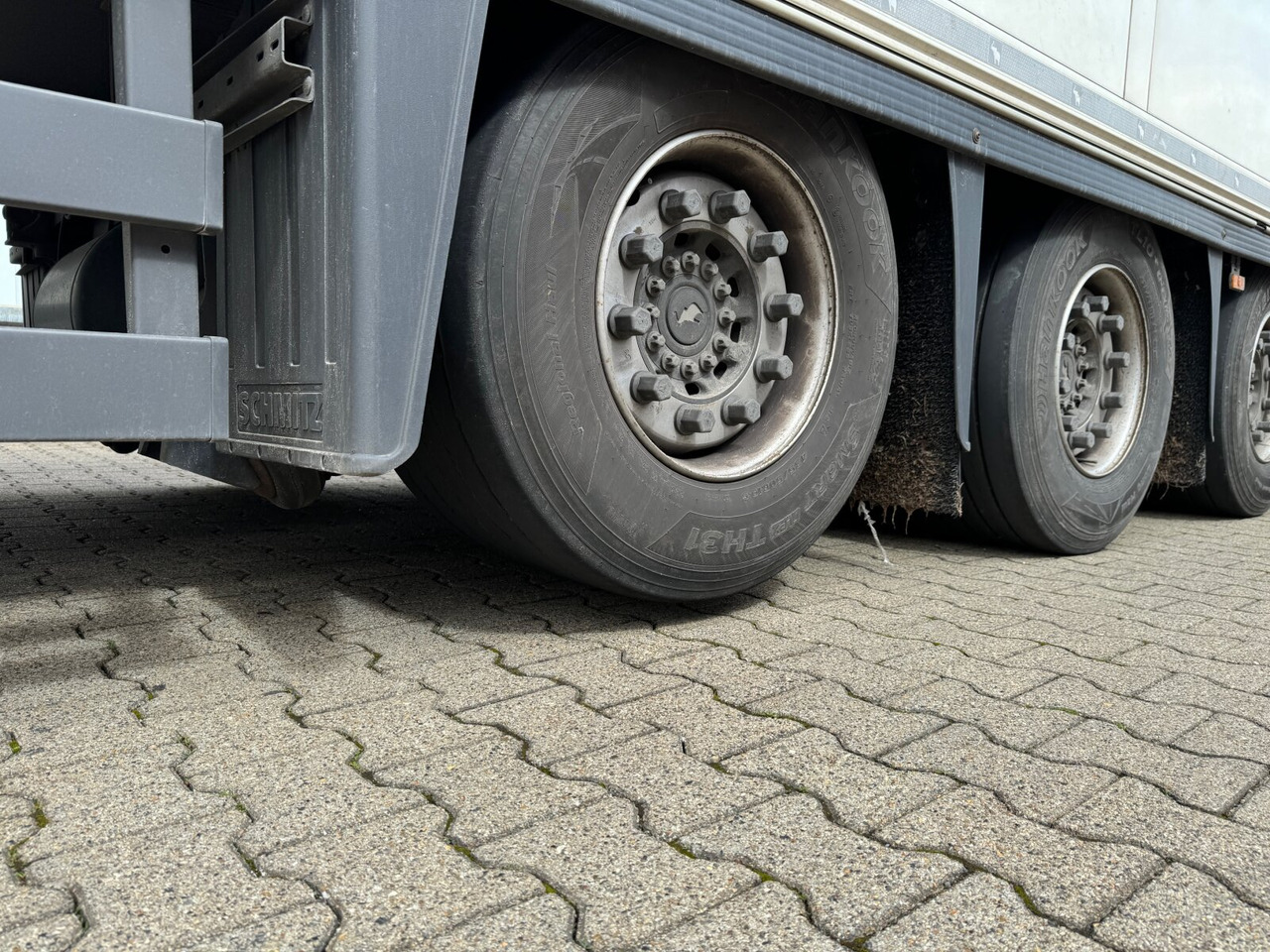 Schmitz Cargobull SKO 24/L-13.4 FP 45 Cool SKO 24/L-13.4 FP 45 Cool, Mega, Carrier, Liftachse, Doppelstock ca. 92m³ - Semi-trailer berpendingin: gambar 2 Schmitz Cargobull SKO 24/L-13.4 FP 45 Cool SKO 24/L-13.4 FP 45 Cool, Mega, Carrier, Liftachse, Doppelstock ca. 92m³ - Semi-trailer berpendingin: gambar 2