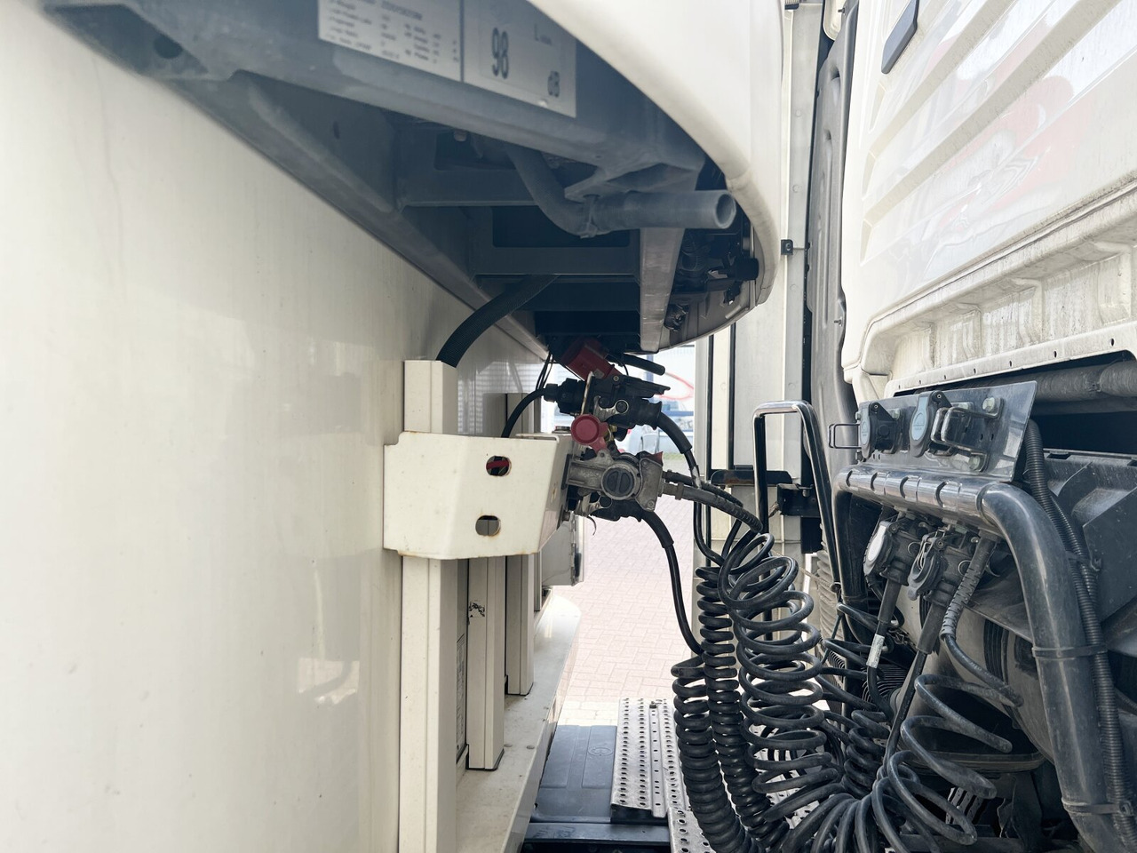 Schmitz Cargobull SKO 24/L-13.4 FP 45 SKO 24/L-13.4 FP 45, Mega, Doppelsock - Semi-trailer berpendingin: gambar 4 Schmitz Cargobull SKO 24/L-13.4 FP 45 SKO 24/L-13.4 FP 45, Mega, Doppelsock - Semi-trailer berpendingin: gambar 4