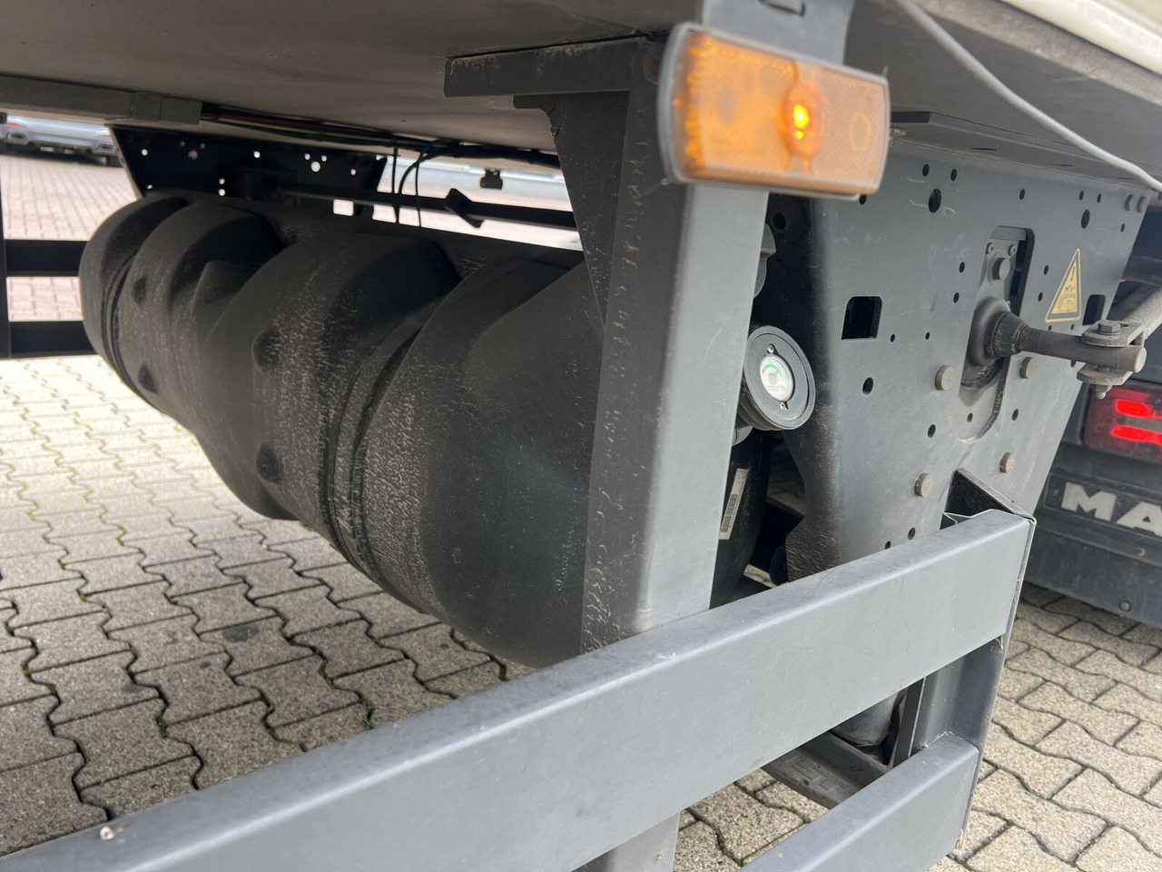 Schmitz Cargobull SKO 24/L-13.4 FP 45 SKO 24/L-13.4 FP 450, Mega, Doppelstock - Semi-trailer berpendingin: gambar 4 Schmitz Cargobull SKO 24/L-13.4 FP 45 SKO 24/L-13.4 FP 450, Mega, Doppelstock - Semi-trailer berpendingin: gambar 4