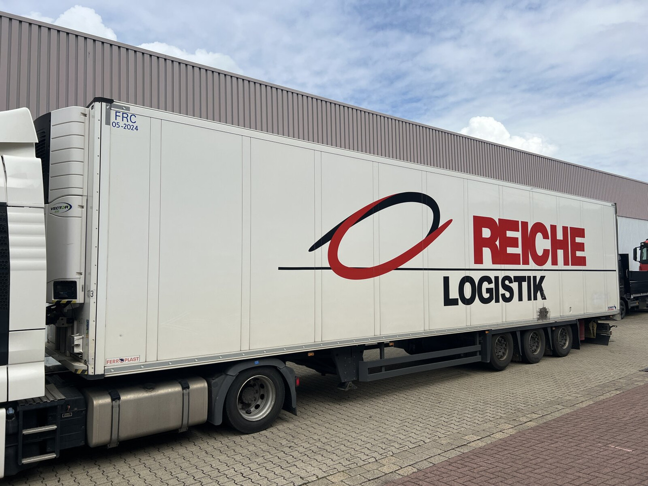 Schmitz Cargobull SKO 24/L-13.4 FP 45 SKO 24/L-13.4 FP 450, Mega, Doppelstock - Semi-trailer berpendingin: gambar 1 Schmitz Cargobull SKO 24/L-13.4 FP 45 SKO 24/L-13.4 FP 450, Mega, Doppelstock - Semi-trailer berpendingin: gambar 1
