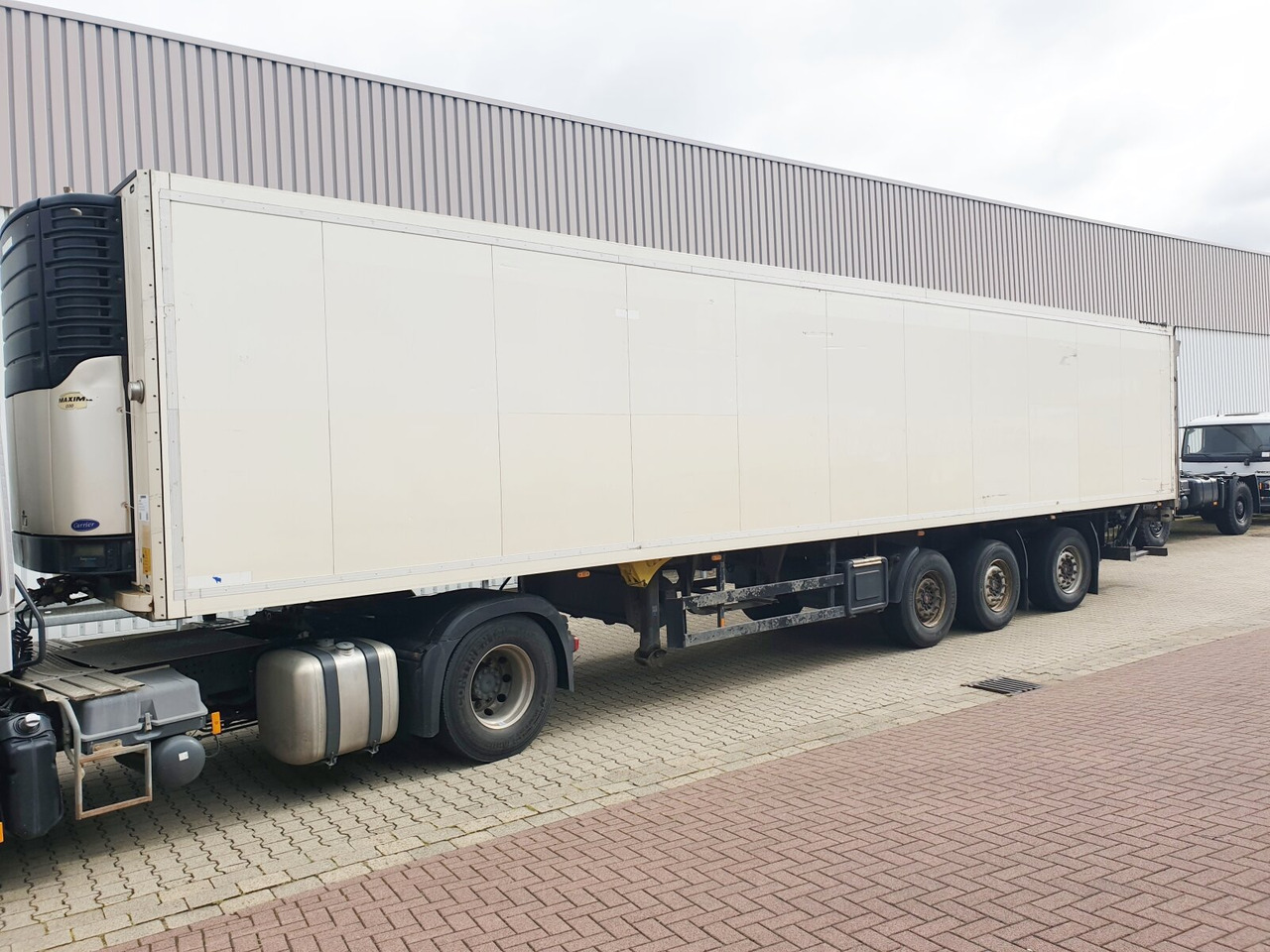Schmitz Cargobull SKO 24 SKO 24, Carrier, LBW, Lift-/Lenkachse, 74 cbm - Semi-trailer berpendingin: gambar 1 Schmitz Cargobull SKO 24 SKO 24, Carrier, LBW, Lift-/Lenkachse, 74 cbm - Semi-trailer berpendingin: gambar 1