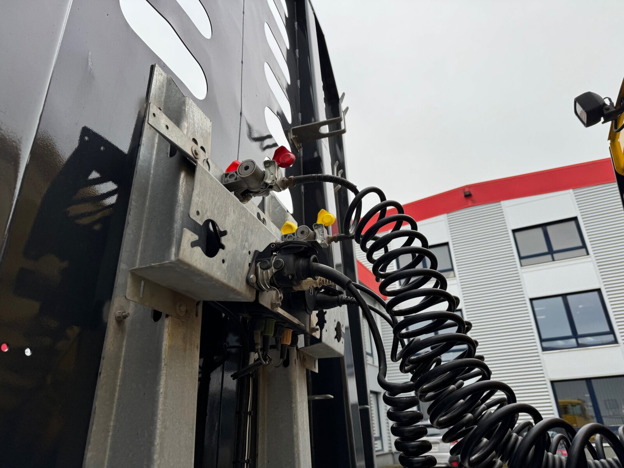 Schwarzmüller 3-Achs Holzauflieger 3-Achs Holzauflieger, Liftachse, MEHRFACH VORHANDEN! - Semi-trailer pengangkut kayu: gambar 2 Schwarzmüller 3-Achs Holzauflieger 3-Achs Holzauflieger, Liftachse, MEHRFACH VORHANDEN! - Semi-trailer pengangkut kayu: gambar 2