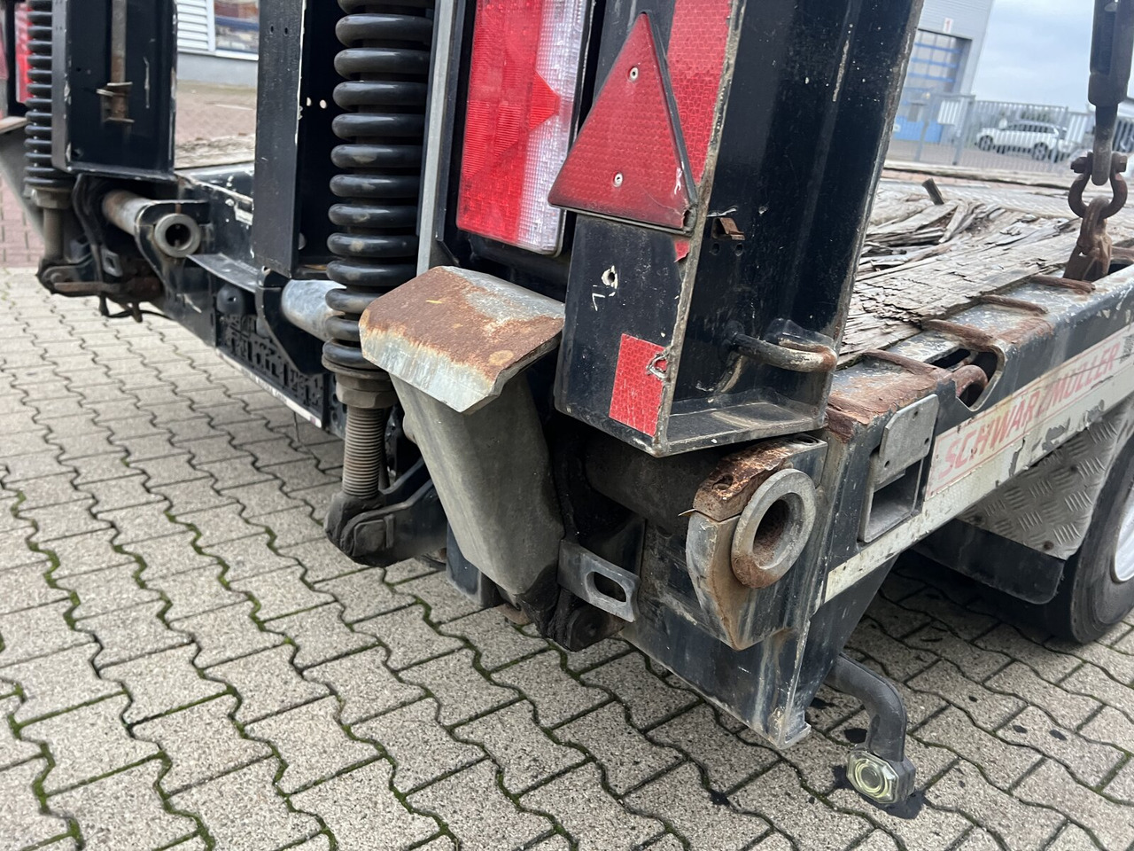 Schwarzmüller T4 G-Serie T4 G-Serie, Schwenkzugöse, Verbr. auf 3m, Baggerstielmulde - Trailer low bed: gambar 5 Schwarzmüller T4 G-Serie T4 G-Serie, Schwenkzugöse, Verbr. auf 3m, Baggerstielmulde - Trailer low bed: gambar 5