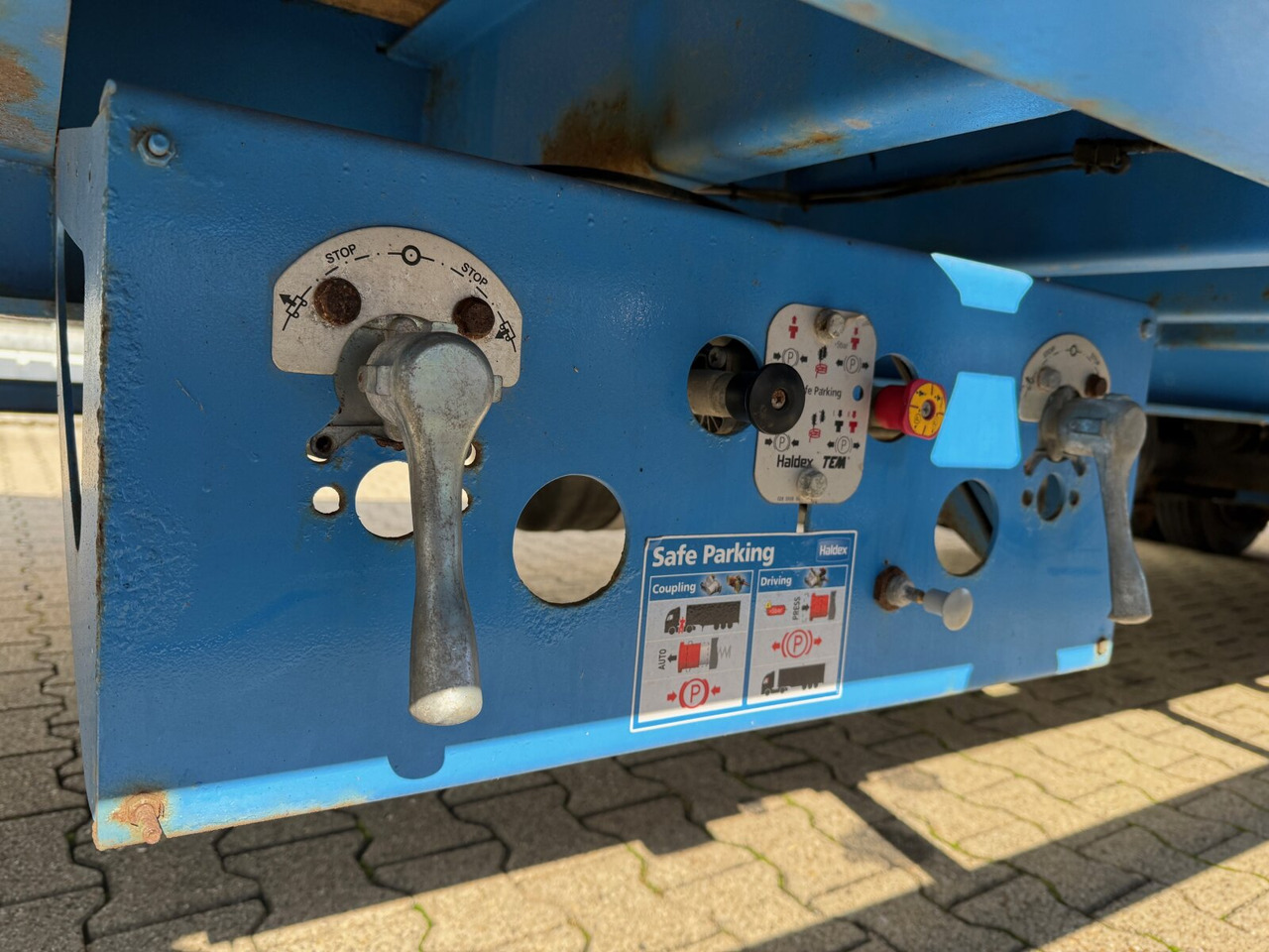 Scorpion 3-Achs Tiefladeanhänger Scorpion 3-Achs Tiefladeanhänger, Liftachse, pneumatische Auffahrrampen - Trailer low bed: gambar 3 Scorpion 3-Achs Tiefladeanhänger Scorpion 3-Achs Tiefladeanhänger, Liftachse, pneumatische Auffahrrampen - Trailer low bed: gambar 3