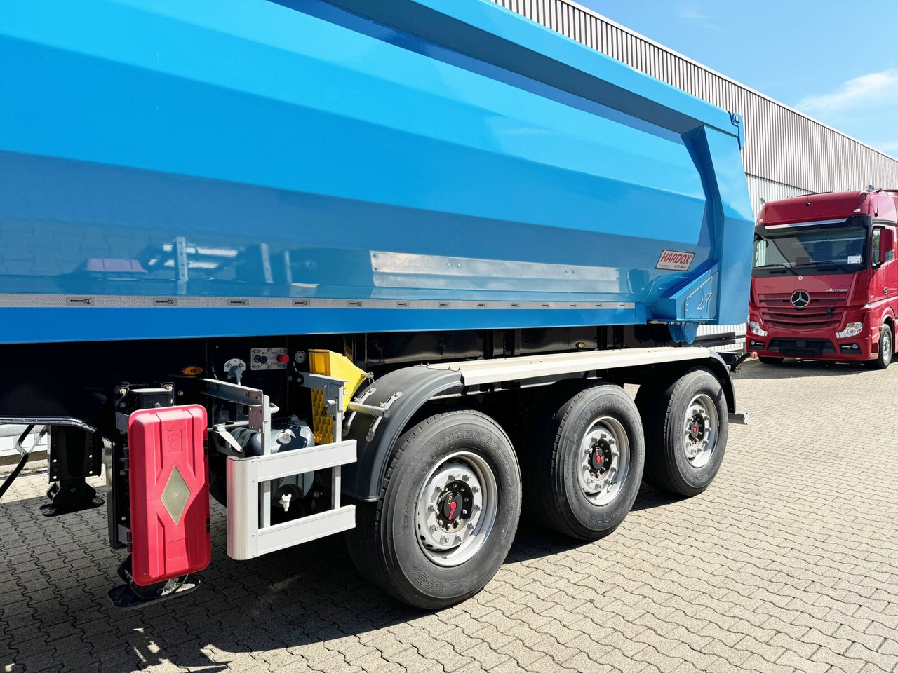 Semi-trailer baru Euro ATM 27 Euro ATM 27, HARDOX Stahlmulde ca. 27m³, Liftachse: gambar 6