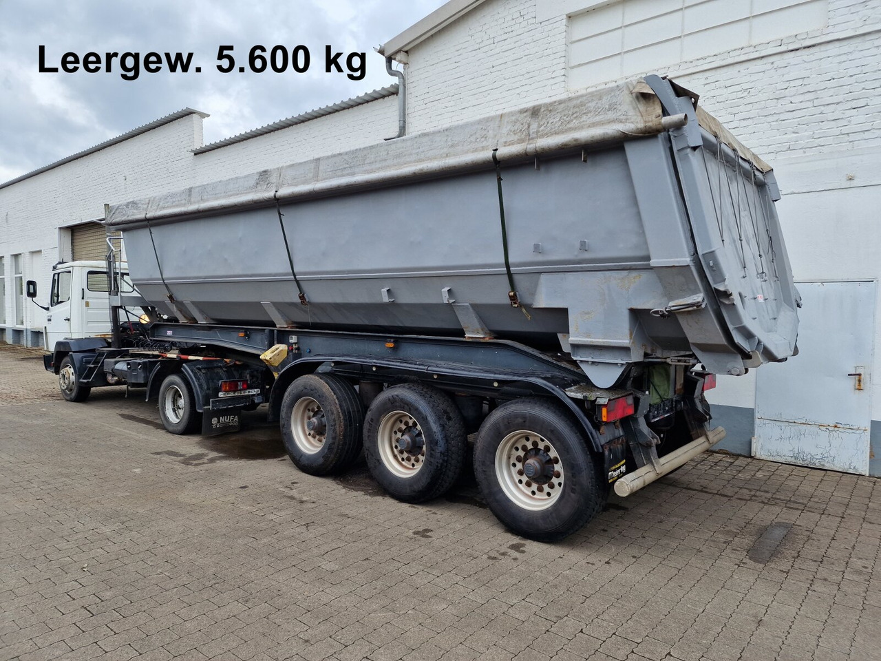 Meierling MKS 24 Meierling Combimulde MSK 24, 5.600 kg Leergew., 24 cbm - Semi-trailer: gambar 1 Meierling MKS 24 Meierling Combimulde MSK 24, 5.600 kg Leergew., 24 cbm - Semi-trailer: gambar 1