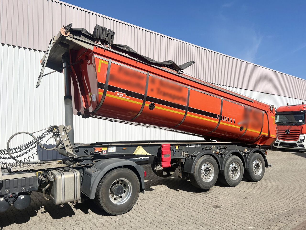 Schmitz Cargobull SKI 24 SL 7.2 SKI 24 SL 7.2, Thermo-Stahlmulde ca. 24m³, Liftachse, E-Verdeck - Semi-trailer: gambar 1 Schmitz Cargobull SKI 24 SL 7.2 SKI 24 SL 7.2, Thermo-Stahlmulde ca. 24m³, Liftachse, E-Verdeck - Semi-trailer: gambar 1