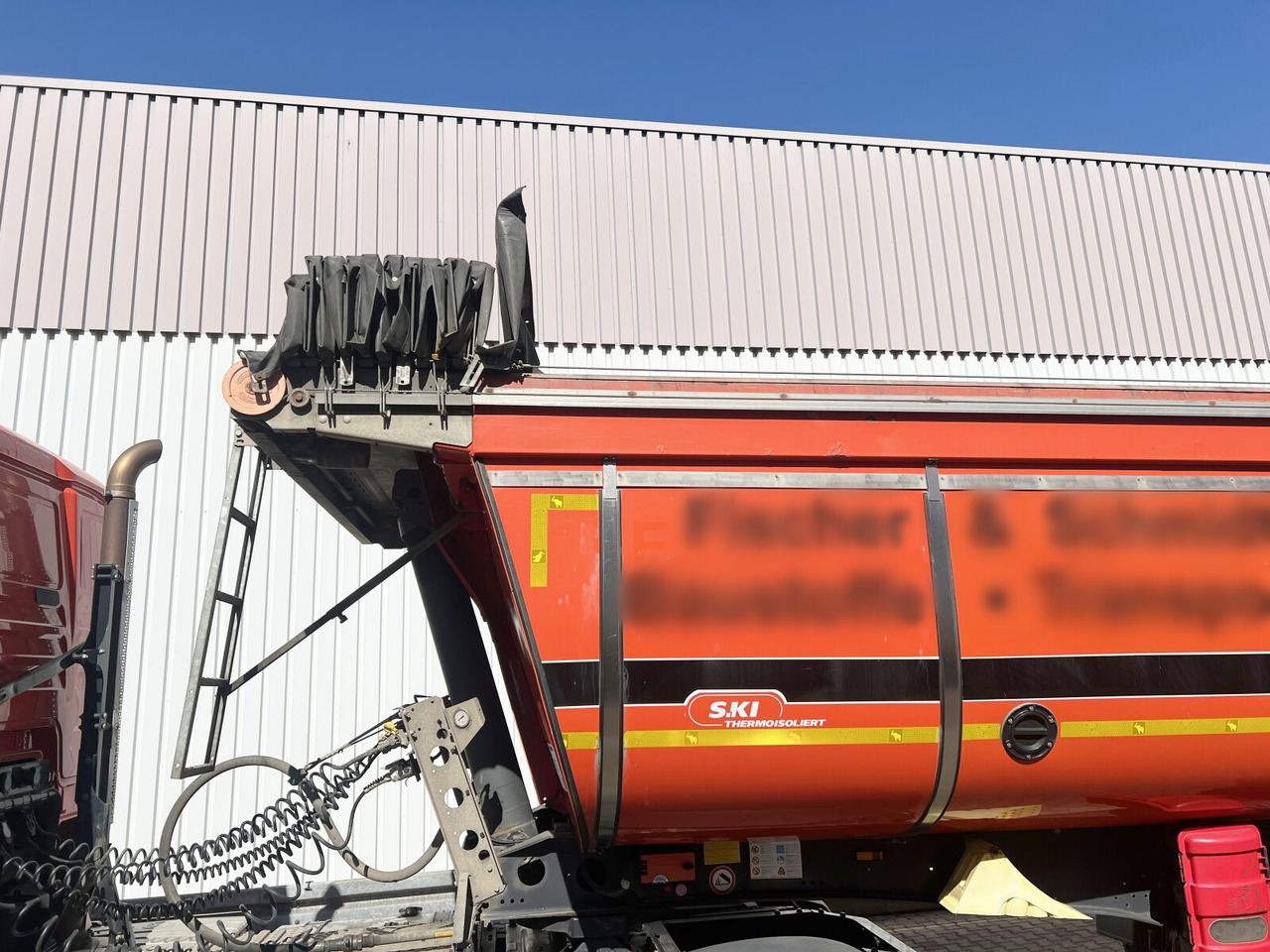 Schmitz Cargobull SKI 24 SL 7.2 SKI 24 SL 7.2, Thermo-Stahlmulde ca. 24m³, Liftachse, E-Verdeck - Semi-trailer: gambar 3 Schmitz Cargobull SKI 24 SL 7.2 SKI 24 SL 7.2, Thermo-Stahlmulde ca. 24m³, Liftachse, E-Verdeck - Semi-trailer: gambar 3