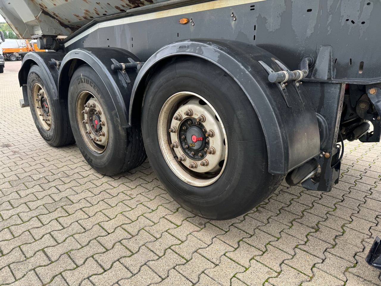 Schwarzmüller K-Serie Kippauflieger K-Serie Kippauflieger, Stahlmulde ca. 27m³, Liftachse - Semi-trailer: gambar 5 Schwarzmüller K-Serie Kippauflieger K-Serie Kippauflieger, Stahlmulde ca. 27m³, Liftachse - Semi-trailer: gambar 5