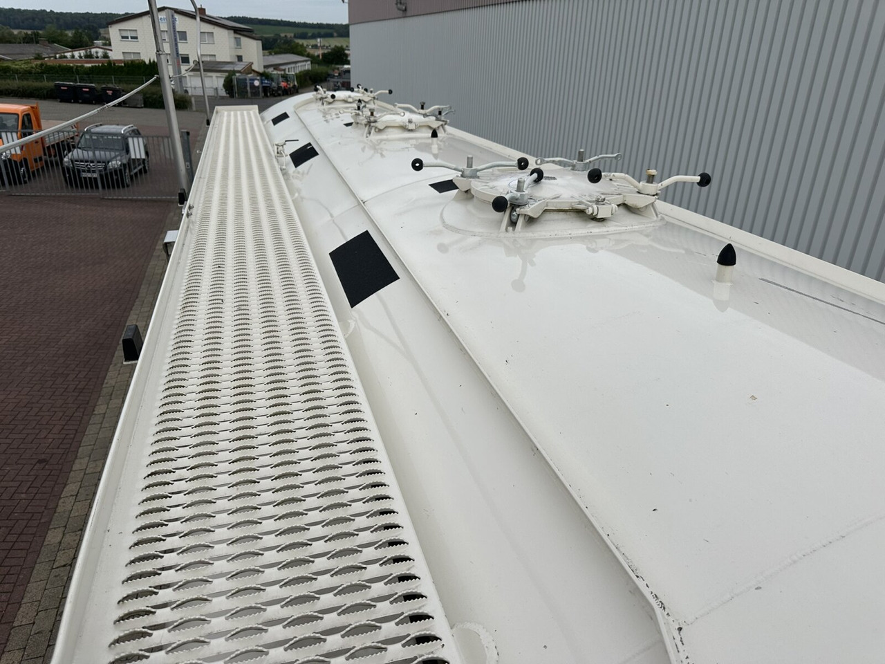 Spitzer SF 2739/2P SF 2739/2P Siloauflieger ca. 39m³, 2x Liftachse - Semi trailer silo: gambar 4 Spitzer SF 2739/2P SF 2739/2P Siloauflieger ca. 39m³, 2x Liftachse - Semi trailer silo: gambar 4