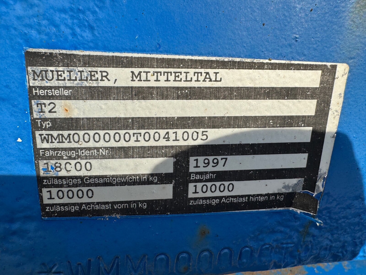 T2 T2 - Trailer low bed: gambar 3 T2 T2 - Trailer low bed: gambar 3