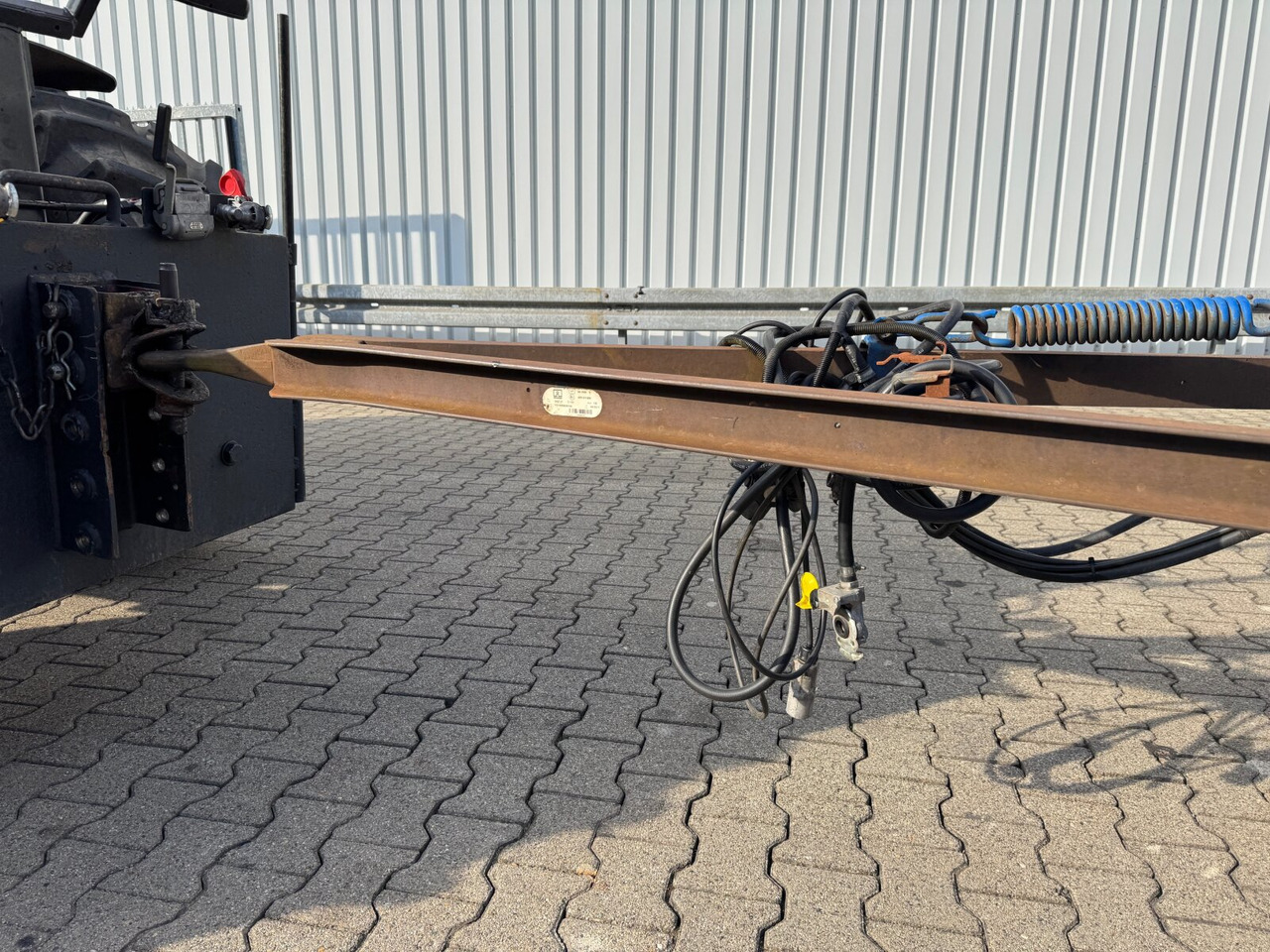 T2 T2 - Trailer low bed: gambar 2 T2 T2 - Trailer low bed: gambar 2