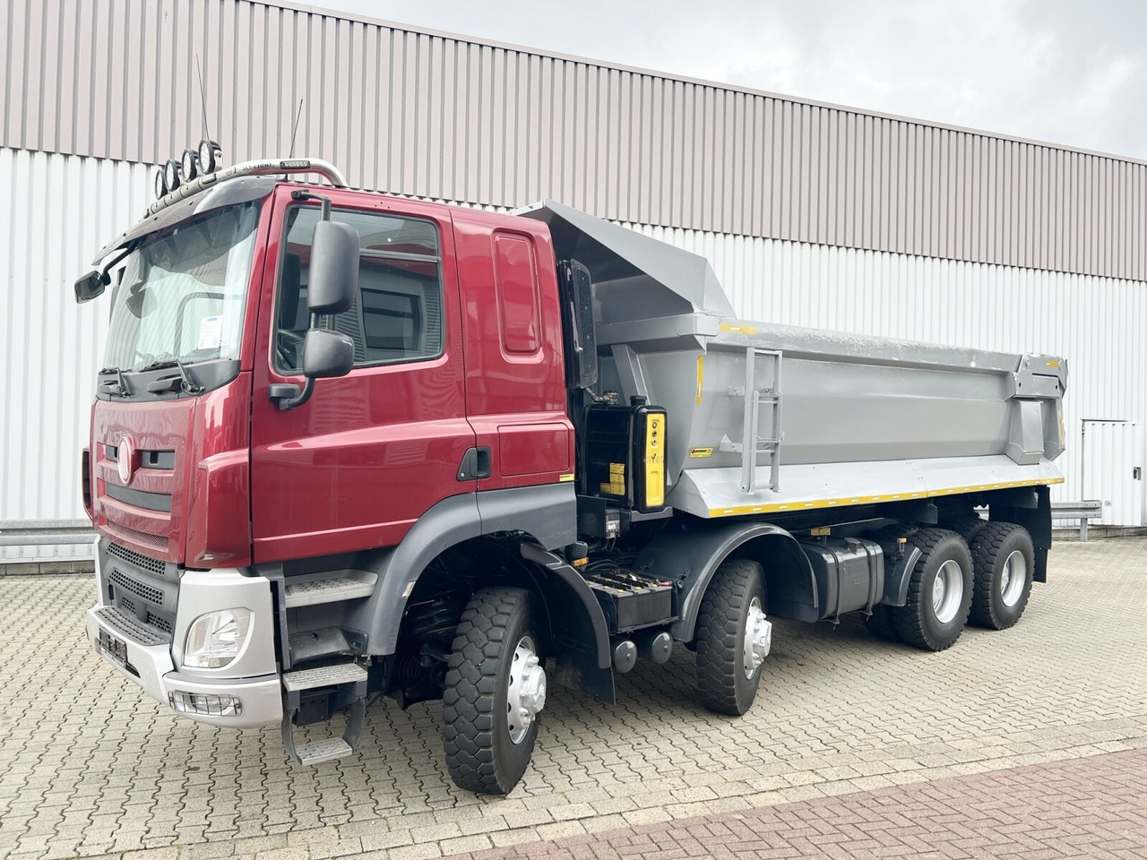 Tempat sampah Tatra Phoenix 8x8 Phoenix 8x8, Stahlmulde ca. 22m³, hydr. Heckklappe: gambar 11