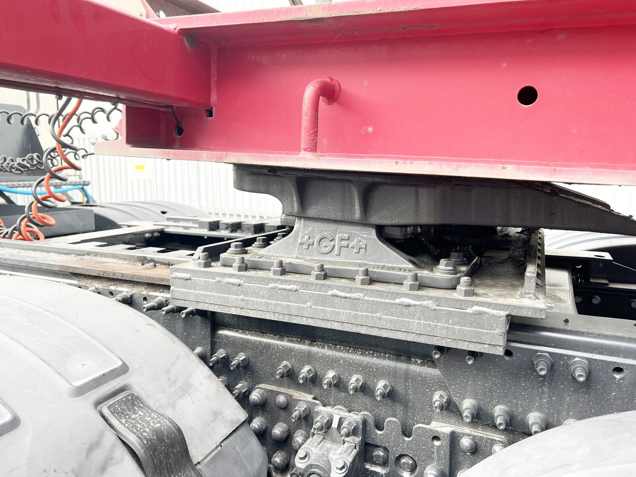 FH16 750 8x4 FH16 750 8x4, Retarder, Globetrotter, Vorlauflift/-lenk, Schwerlast 180T - Tractor head: gambar 2 FH16 750 8x4 FH16 750 8x4, Retarder, Globetrotter, Vorlauflift/-lenk, Schwerlast 180T - Tractor head: gambar 2