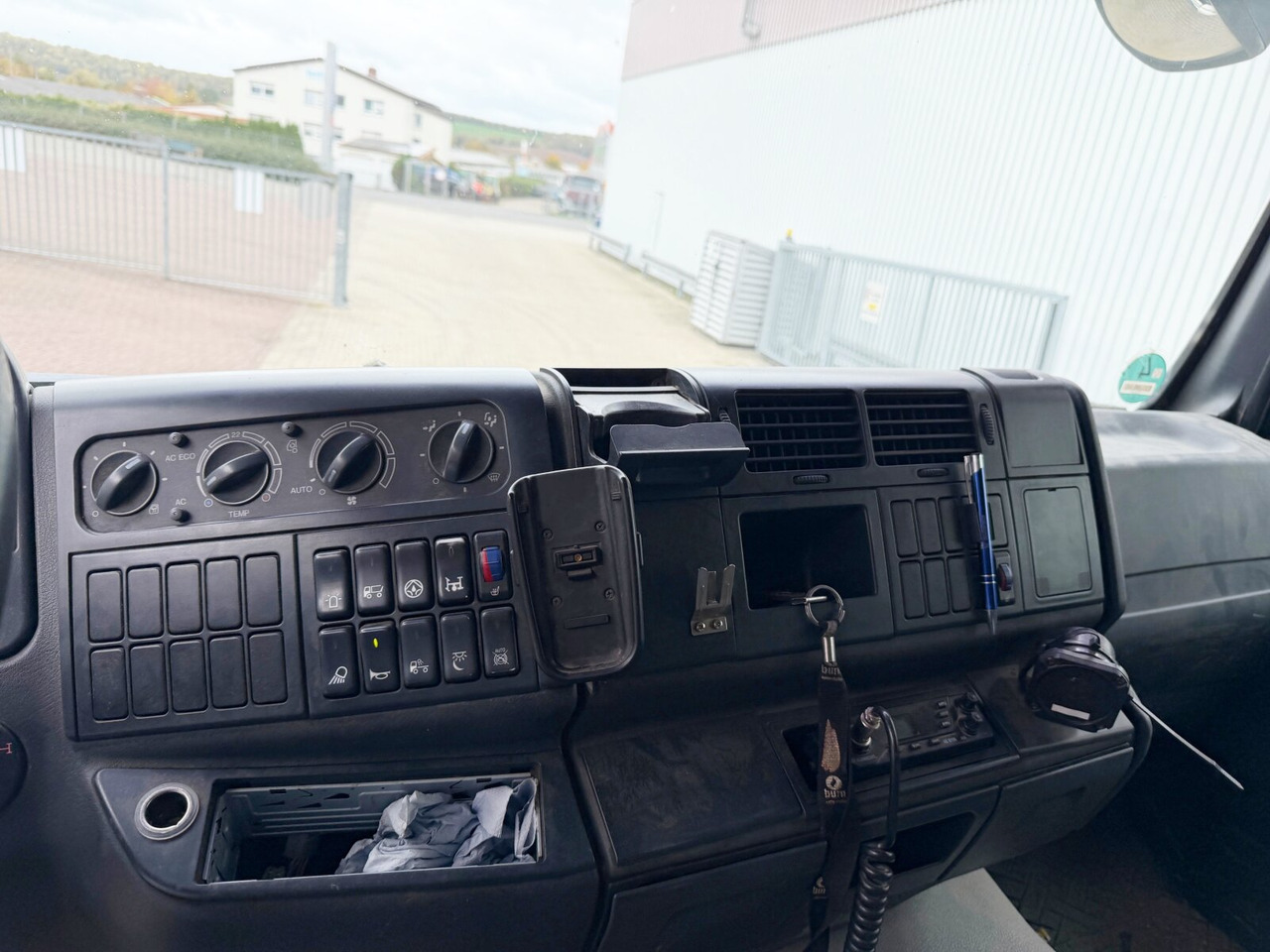 MAN TGA 18.440 4x4 BL TGA 18.440 4x4 BL, Hydraulik - Tractor head: gambar 4 MAN TGA 18.440 4x4 BL TGA 18.440 4x4 BL, Hydraulik - Tractor head: gambar 4