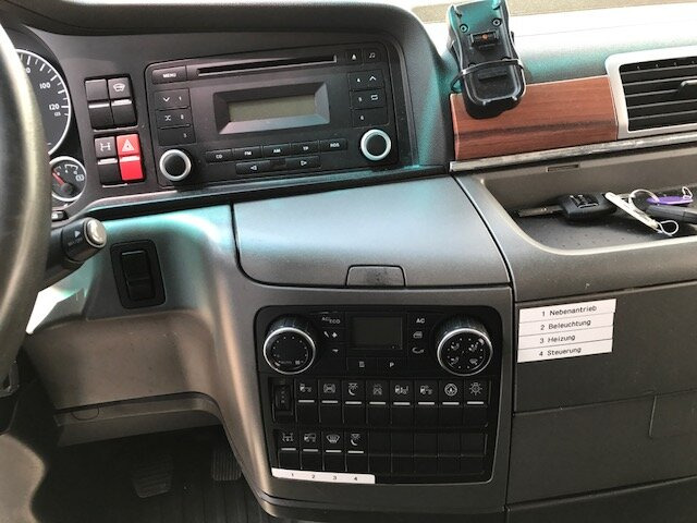 MAN TGX 18.440 4x2 LLS-U TGX 18.440 4x2 LLS-U, Hydraulik, Low Liner, XXL Kabine - Tractor head: gambar 4 MAN TGX 18.440 4x2 LLS-U TGX 18.440 4x2 LLS-U, Hydraulik, Low Liner, XXL Kabine - Tractor head: gambar 4