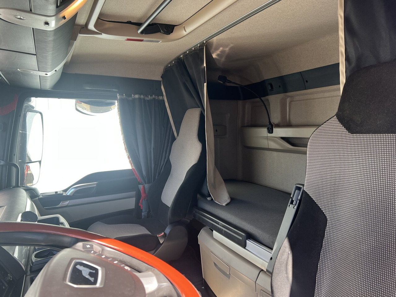MAN TGX 18.500 4X4H BLS TGX 18.500 4X4H BLS, PriTarder, HydroDrive, Kipphydraulik - Tractor head: gambar 4 MAN TGX 18.500 4X4H BLS TGX 18.500 4X4H BLS, PriTarder, HydroDrive, Kipphydraulik - Tractor head: gambar 4