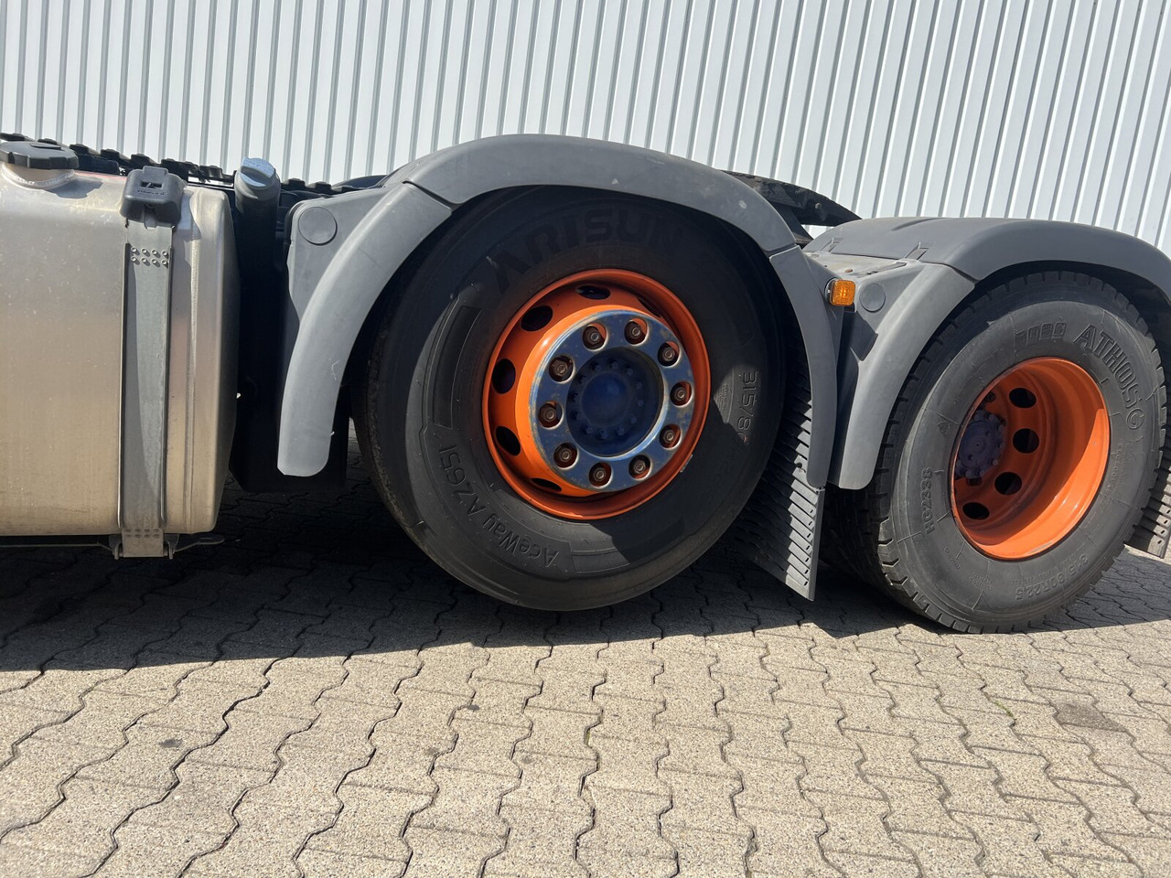 MAN TGX 26.500 6X2/4 BLS TGX 26.500 6X2/4 BLS, Intarder, Vorlauflenk-/lift, Standklima, XXL-Fahrerhaus - Tractor head: gambar 4 MAN TGX 26.500 6X2/4 BLS TGX 26.500 6X2/4 BLS, Intarder, Vorlauflenk-/lift, Standklima, XXL-Fahrerhaus - Tractor head: gambar 4