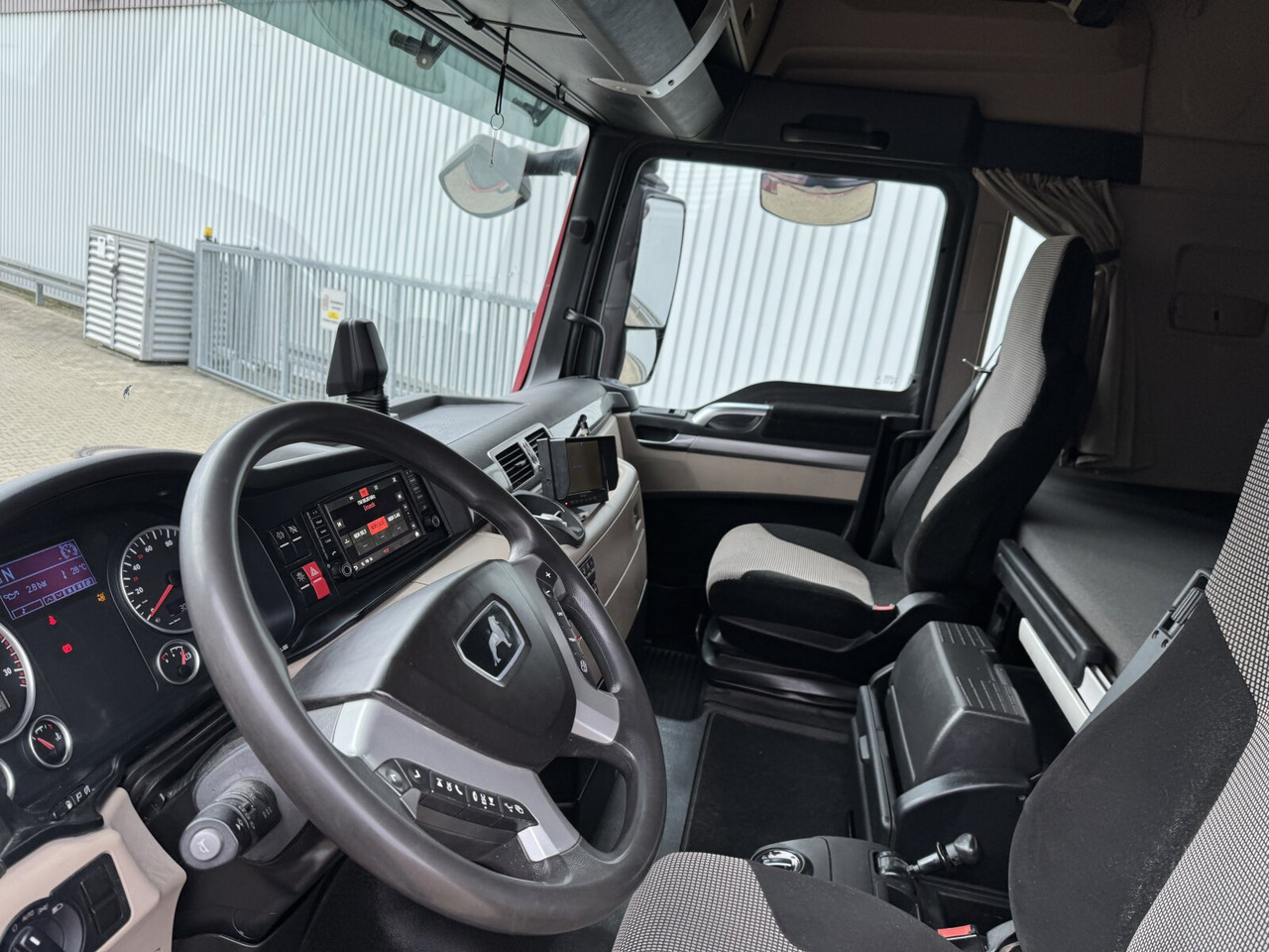 MAN TGX 33.640 6X4 BLS TGX 33.640 6X4 BLS, Retarder, Hydraulik, 70t - Tractor head: gambar 4 MAN TGX 33.640 6X4 BLS TGX 33.640 6X4 BLS, Retarder, Hydraulik, 70t - Tractor head: gambar 4