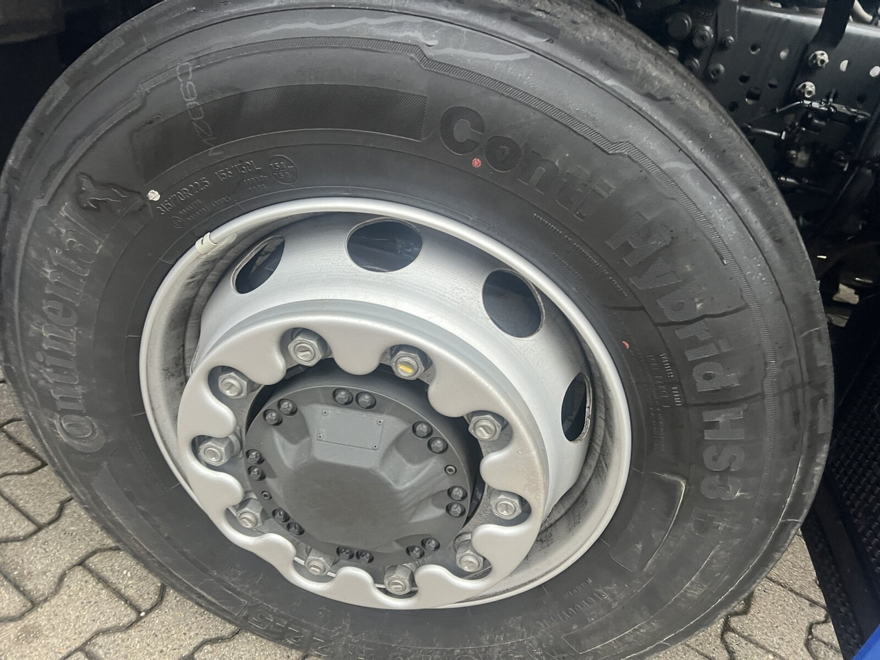 Mercedes-Benz Actros 1843 LS 4x4 HAD Actros 1843 LS 4x4 HAD, HydroDrive, MirrorCam, MultimediaCockpit - Tractor head: gambar 3 Mercedes-Benz Actros 1843 LS 4x4 HAD Actros 1843 LS 4x4 HAD, HydroDrive, MirrorCam, MultimediaCockpit - Tractor head: gambar 3