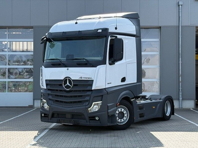 Mercedes-Benz Actros 1845 LSnRL 4x2 Actros 1845 LSnRL 4x2, Retarder, Volumer, MultimediaCockpit, Navi - Tractor head: gambar 1 Mercedes-Benz Actros 1845 LSnRL 4x2 Actros 1845 LSnRL 4x2, Retarder, Volumer, MultimediaCockpit, Navi - Tractor head: gambar 1